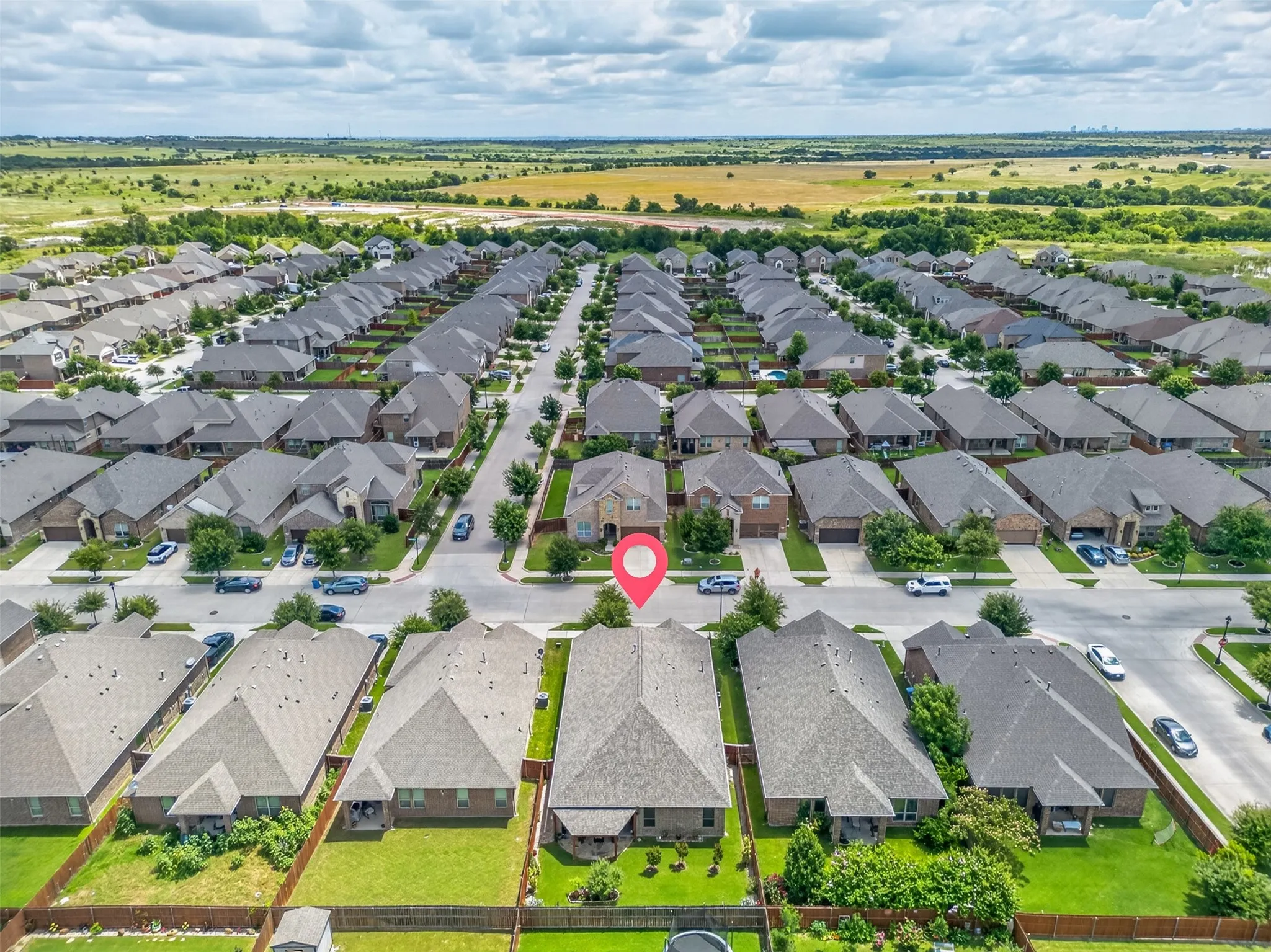 Single Family Residence For Sale in Parker County , 133 Mineral Point Drive, Aledo, Texas 76008, 3 Bedroom, 3 Bathroom, 2 Garage spaces, 2,210 Sqft, built in 2016, mls#21401470, Real Estate Agent in Aledo, Homes For Sale in Parker county, Homes For Sale in Aledo, Realtor in Aledo Texas, Real Estate Brokerage Independent Realty Texas, Luminita Cordes Realtor