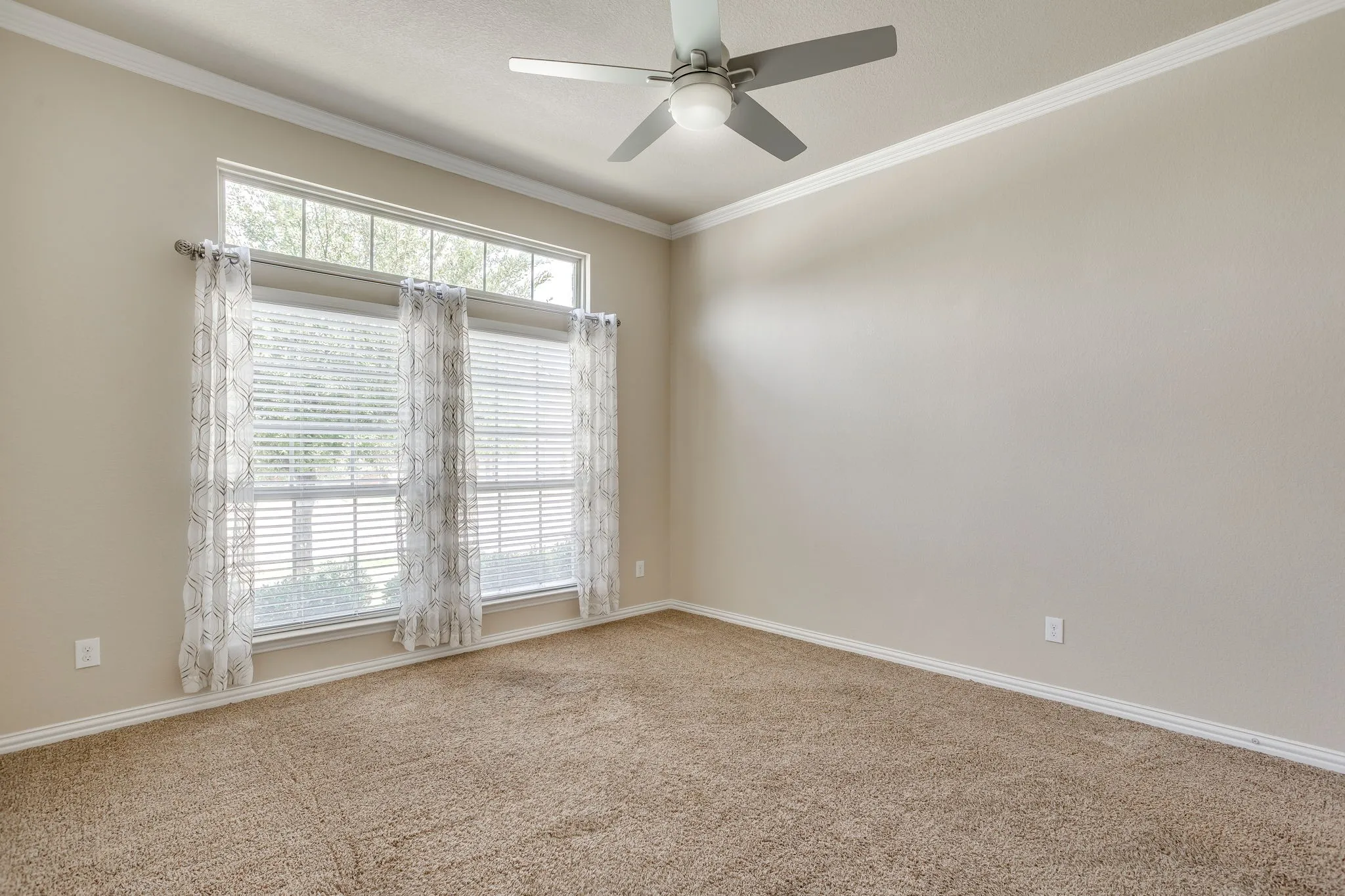 Single Family Residence For Sale in Parker County , 133 Mineral Point Drive, Aledo, Texas 76008, 3 Bedroom, 3 Bathroom, 2 Garage spaces, 2,210 Sqft, built in 2016, mls#21401470, Real Estate Agent in Aledo, Homes For Sale in Parker county, Homes For Sale in Aledo, Realtor in Aledo Texas, Real Estate Brokerage Independent Realty Texas, Luminita Cordes Realtor