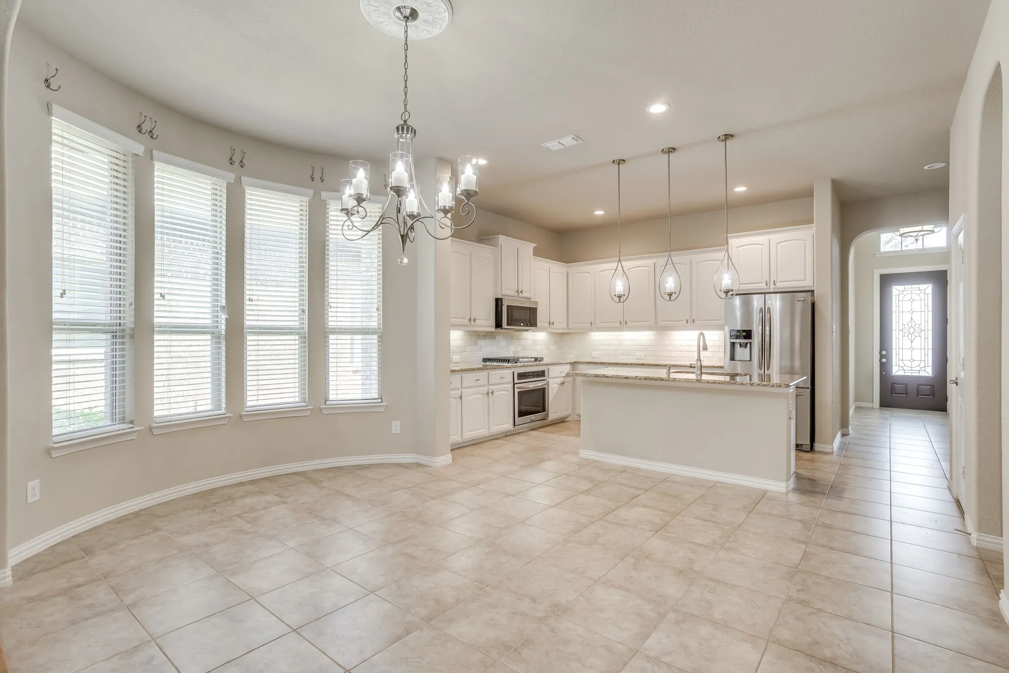 Single Family Residence For Sale in Parker County , 133 Mineral Point Drive, Aledo, Texas 76008, 3 Bedroom, 3 Bathroom, 2 Garage spaces, 2,210 Sqft, built in 2016, mls#21401470, Real Estate Agent in Aledo, Homes For Sale in Parker county, Homes For Sale in Aledo, Realtor in Aledo Texas, Real Estate Brokerage Independent Realty Texas, Luminita Cordes Realtor