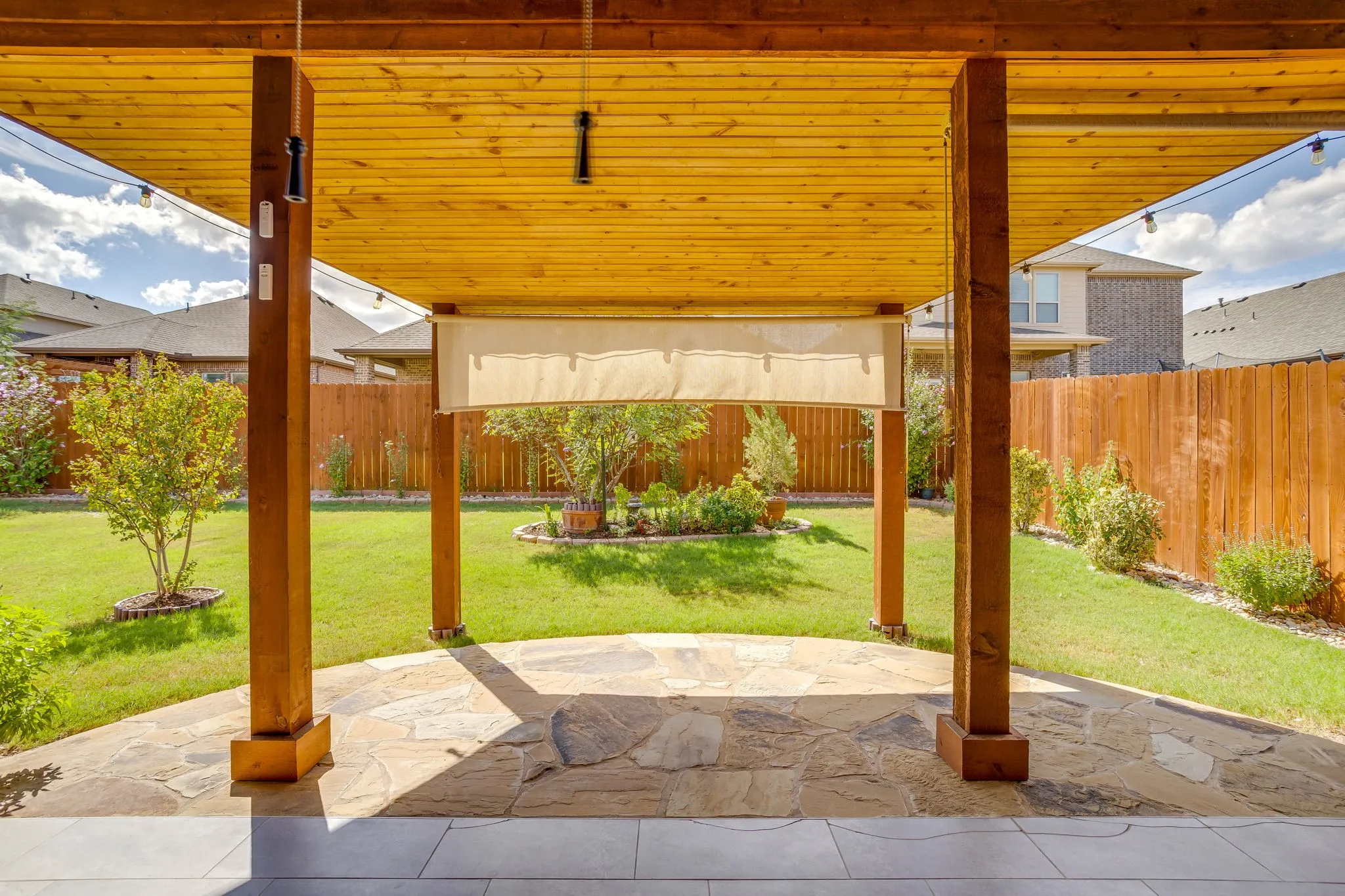 Single Family Residence For Sale in Parker County , 133 Mineral Point Drive, Aledo, Texas 76008, 3 Bedroom, 3 Bathroom, 2 Garage spaces, 2,210 Sqft, built in 2016, mls#21401470, Real Estate Agent in Aledo, Homes For Sale in Parker county, Homes For Sale in Aledo, Realtor in Aledo Texas, Real Estate Brokerage Independent Realty Texas, Luminita Cordes Realtor