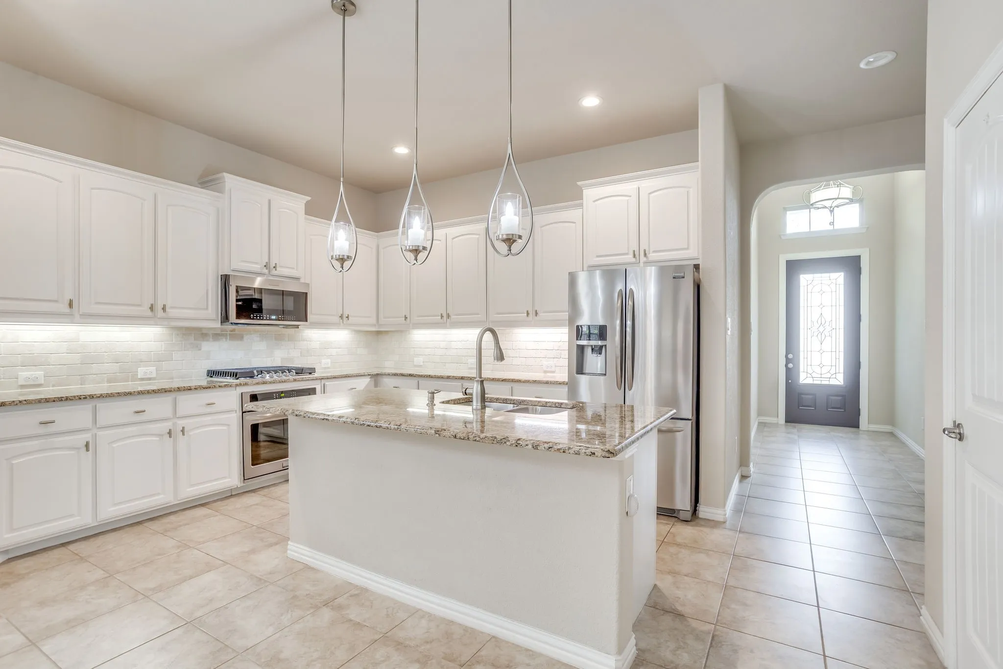 Single Family Residence For Sale in Parker County , 133 Mineral Point Drive, Aledo, Texas 76008, 3 Bedroom, 3 Bathroom, 2 Garage spaces, 2,210 Sqft, built in 2016, mls#21401470, Real Estate Agent in Aledo, Homes For Sale in Parker county, Homes For Sale in Aledo, Realtor in Aledo Texas, Real Estate Brokerage Independent Realty Texas, Luminita Cordes Realtor