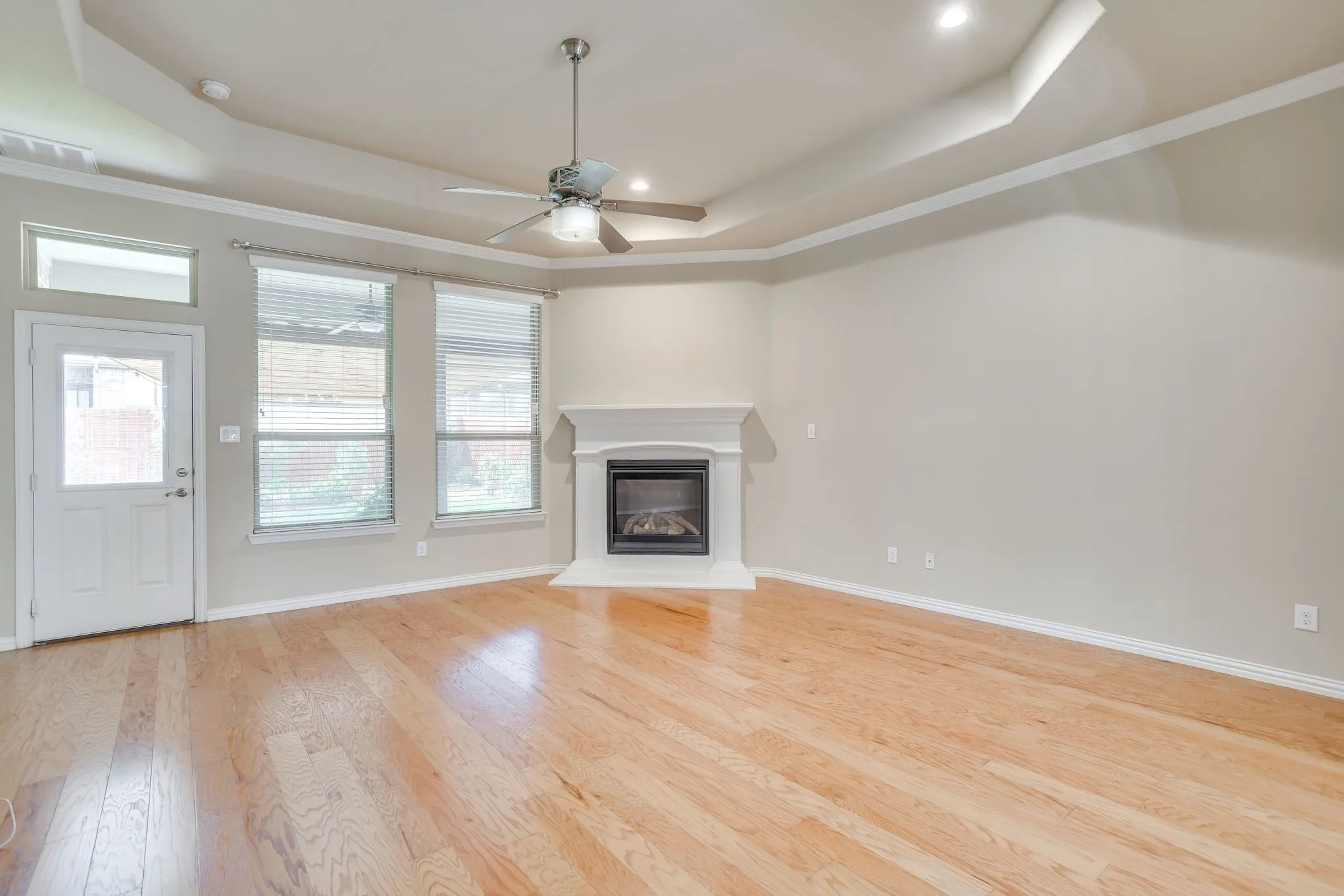 Single Family Residence For Sale in Parker County , 133 Mineral Point Drive, Aledo, Texas 76008, 3 Bedroom, 3 Bathroom, 2 Garage spaces, 2,210 Sqft, built in 2016, mls#21401470, Real Estate Agent in Aledo, Homes For Sale in Parker county, Homes For Sale in Aledo, Realtor in Aledo Texas, Real Estate Brokerage Independent Realty Texas, Luminita Cordes Realtor