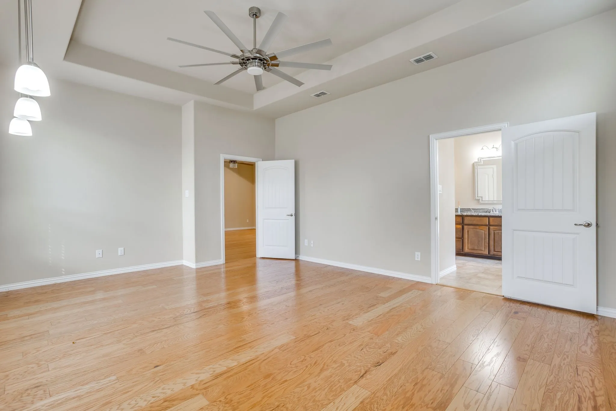 Single Family Residence For Sale in Parker County , 133 Mineral Point Drive, Aledo, Texas 76008, 3 Bedroom, 3 Bathroom, 2 Garage spaces, 2,210 Sqft, built in 2016, mls#21401470, Real Estate Agent in Aledo, Homes For Sale in Parker county, Homes For Sale in Aledo, Realtor in Aledo Texas, Real Estate Brokerage Independent Realty Texas, Luminita Cordes Realtor
