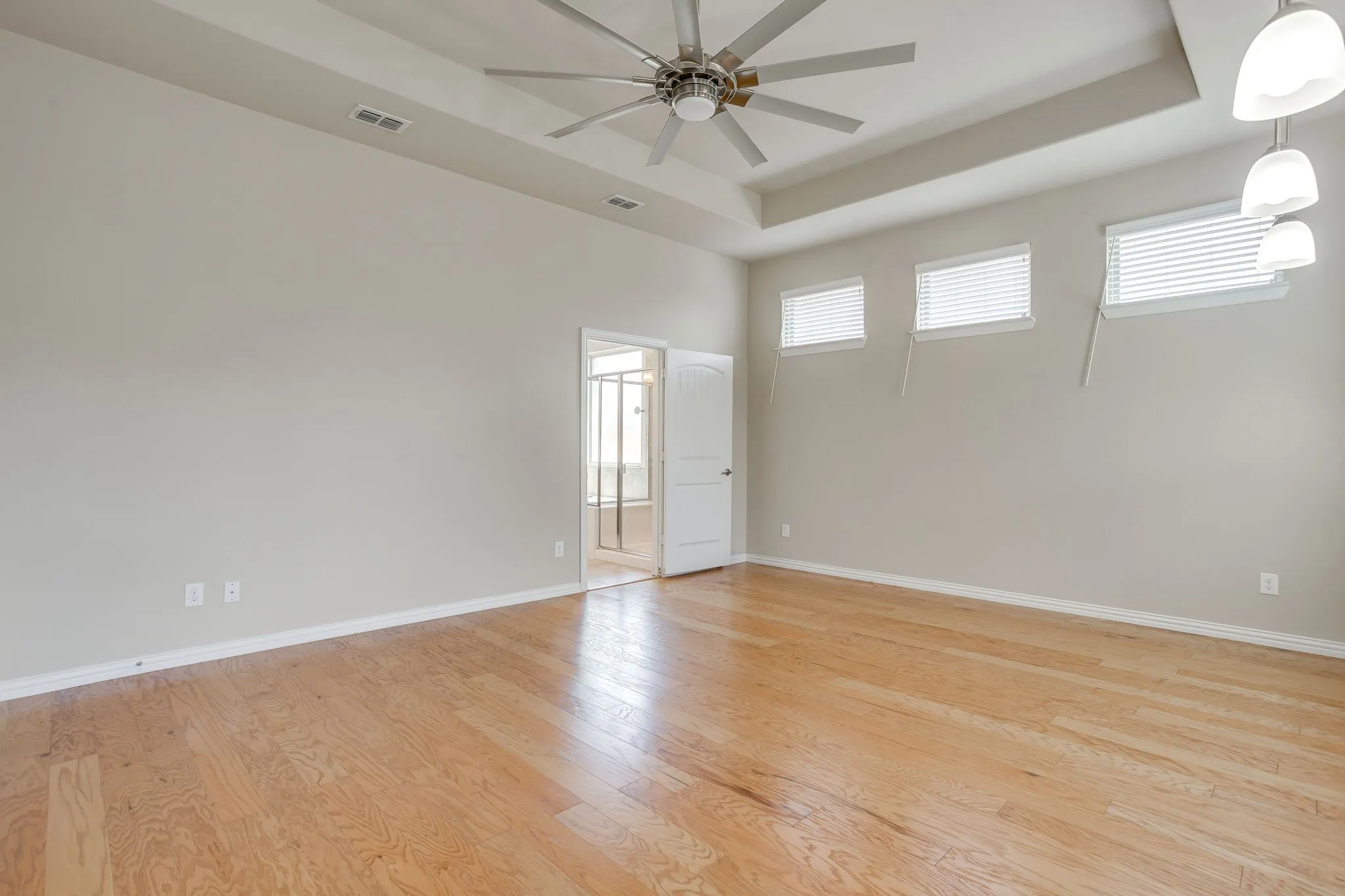 Single Family Residence For Sale in Parker County , 133 Mineral Point Drive, Aledo, Texas 76008, 3 Bedroom, 3 Bathroom, 2 Garage spaces, 2,210 Sqft, built in 2016, mls#21401470, Real Estate Agent in Aledo, Homes For Sale in Parker county, Homes For Sale in Aledo, Realtor in Aledo Texas, Real Estate Brokerage Independent Realty Texas, Luminita Cordes Realtor