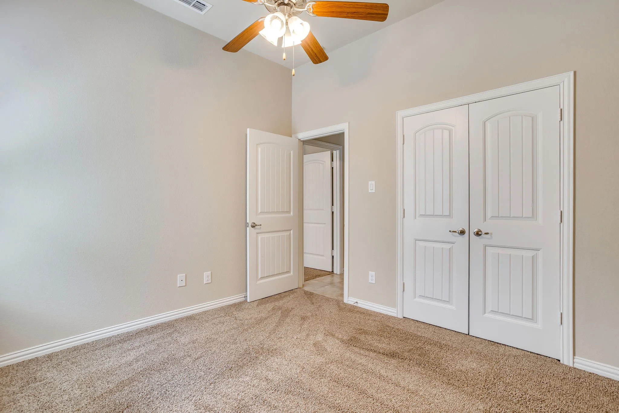 Single Family Residence For Sale in Parker County , 133 Mineral Point Drive, Aledo, Texas 76008, 3 Bedroom, 3 Bathroom, 2 Garage spaces, 2,210 Sqft, built in 2016, mls#21401470, Real Estate Agent in Aledo, Homes For Sale in Parker county, Homes For Sale in Aledo, Realtor in Aledo Texas, Real Estate Brokerage Independent Realty Texas, Luminita Cordes Realtor