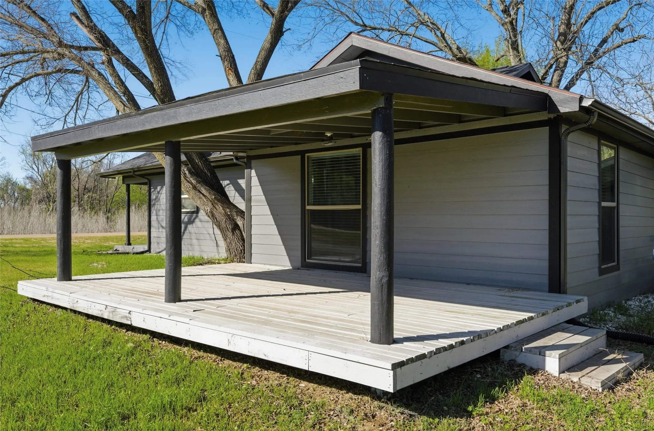 Single Family Residence For Rent in Limestone County , 300 S 2nd Street, Tehuacana, Texas 76686, 3 Bedroom, 2 Bathroom, Garage spaces, 1,496 Sqft, built in 1951, mls#21401407, Real Estate Agent in Tehuacana, Homes For Rent in Limestone county, Homes For Rent in Tehuacana, Realtor in Tehuacana Texas, Real Estate Brokerage Independent Realty Texas, Luminita Cordes Realtor