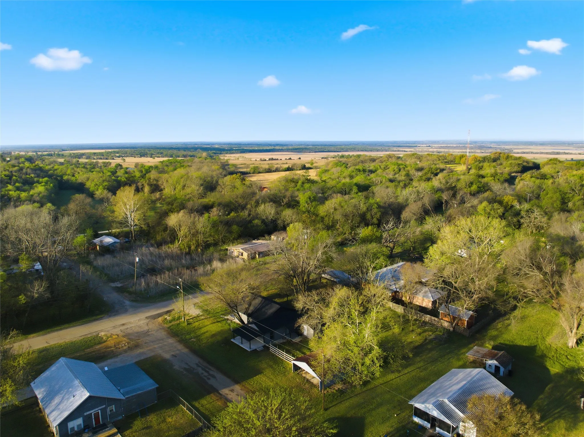 Single Family Residence For Rent in Limestone County , 300 S 2nd Street, Tehuacana, Texas 76686, 3 Bedroom, 2 Bathroom, Garage spaces, 1,496 Sqft, built in 1951, mls#21401407, Real Estate Agent in Tehuacana, Homes For Rent in Limestone county, Homes For Rent in Tehuacana, Realtor in Tehuacana Texas, Real Estate Brokerage Independent Realty Texas, Luminita Cordes Realtor