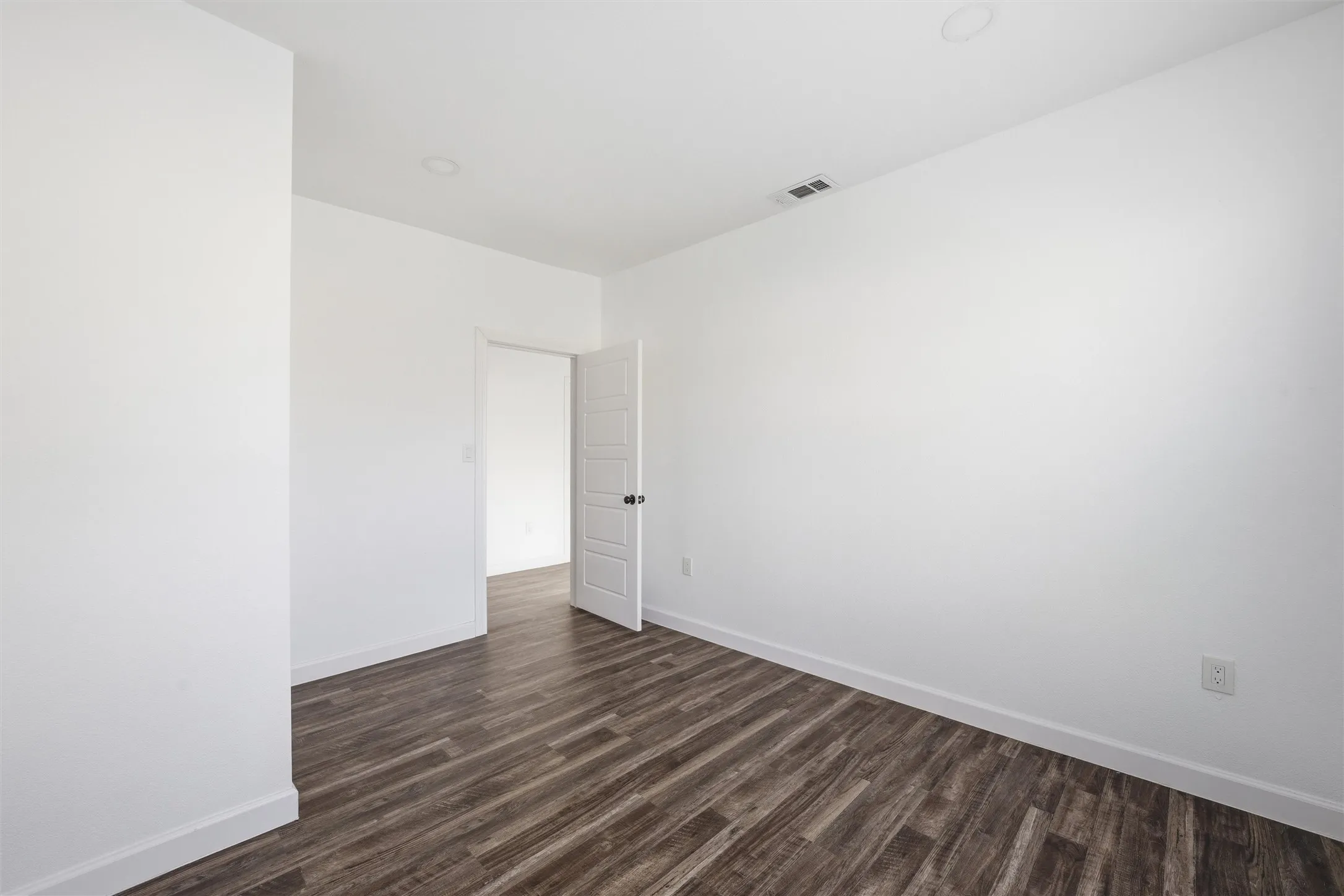 Single Family Residence For Rent in Limestone County , 300 S 2nd Street, Tehuacana, Texas 76686, 3 Bedroom, 2 Bathroom, Garage spaces, 1,496 Sqft, built in 1951, mls#21401407, Real Estate Agent in Tehuacana, Homes For Rent in Limestone county, Homes For Rent in Tehuacana, Realtor in Tehuacana Texas, Real Estate Brokerage Independent Realty Texas, Luminita Cordes Realtor