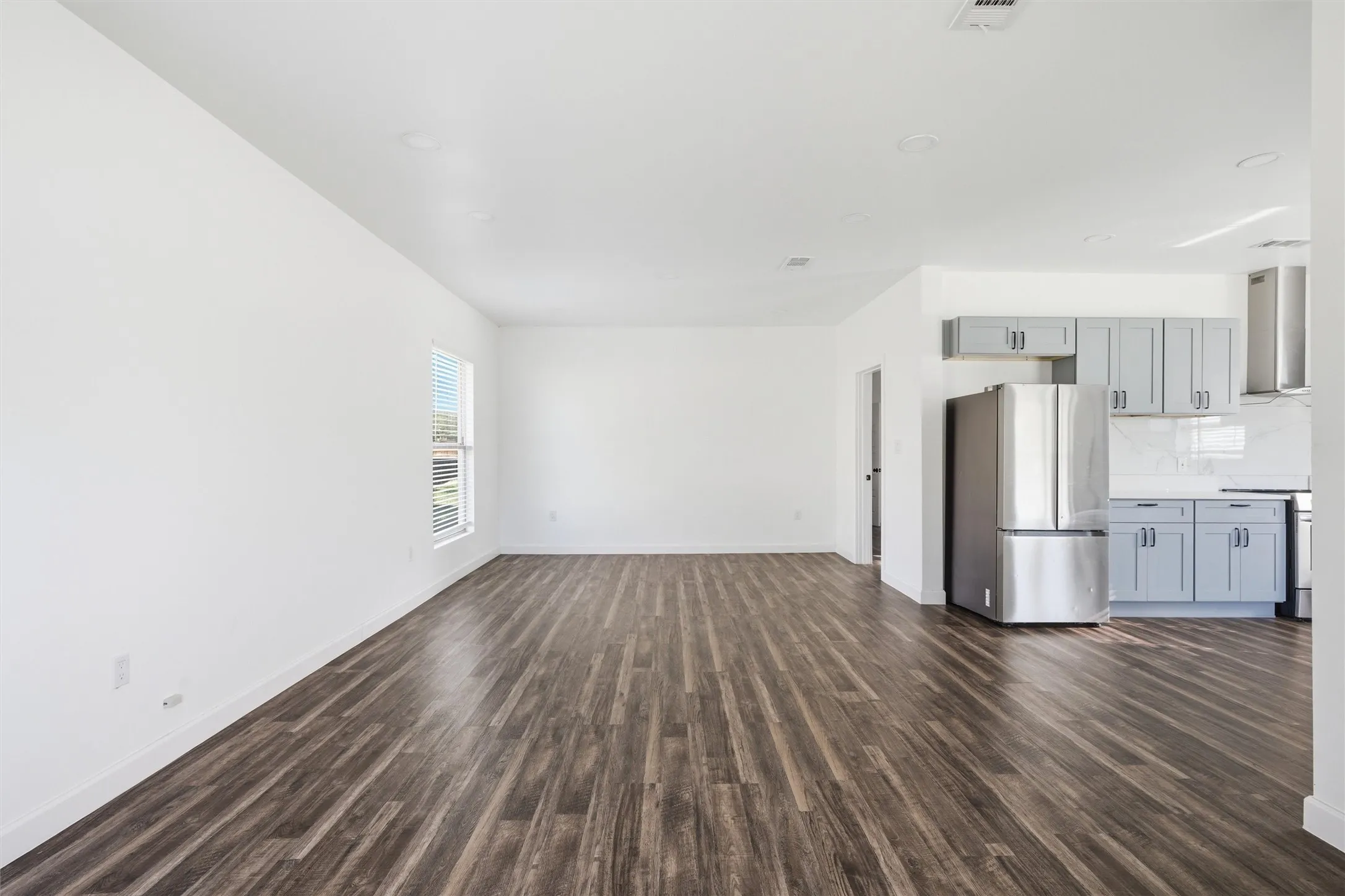 Single Family Residence For Rent in Limestone County , 300 S 2nd Street, Tehuacana, Texas 76686, 3 Bedroom, 2 Bathroom, Garage spaces, 1,496 Sqft, built in 1951, mls#21401407, Real Estate Agent in Tehuacana, Homes For Rent in Limestone county, Homes For Rent in Tehuacana, Realtor in Tehuacana Texas, Real Estate Brokerage Independent Realty Texas, Luminita Cordes Realtor
