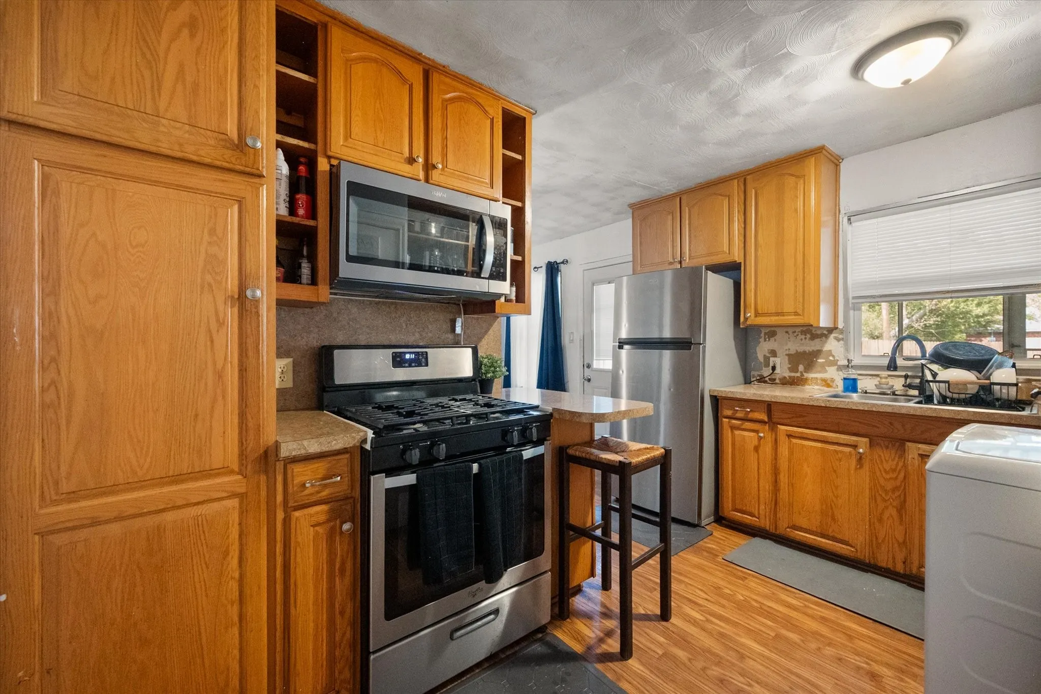 Single Family Residence For Sale in Tarrant County , 1725 Grace Street, Arlington, Texas 76010, 3 Bedroom, 1 Bathroom, 1 Garage spaces, 1,084 Sqft, built in 1953, mls#21400775, Real Estate Agent in Arlington, Homes For Sale in Tarrant county, Homes For Sale in Arlington, Realtor in Arlington Texas, Real Estate Brokerage Independent Realty Texas, Luminita Cordes Realtor