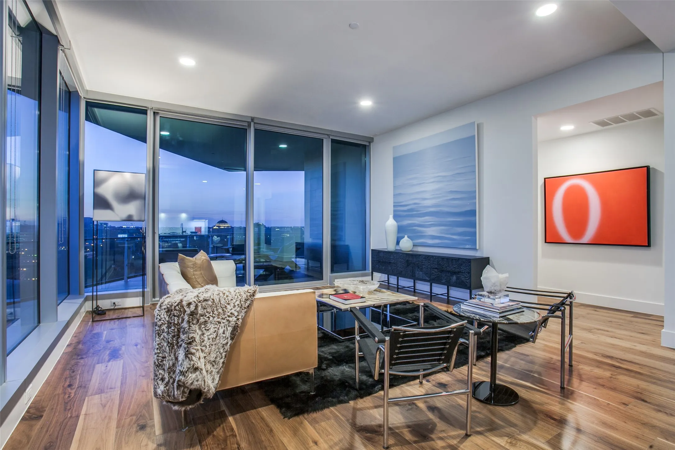Condominium For Rent in Dallas County , 3130 N Harwood Street 1203, Dallas, Texas 75201, 3 Bedroom, 3 Bathroom, 2 Garage spaces, 1,903 Sqft, built in 2018, mls#21399695, Real Estate Agent in Dallas, Homes For Rent in Dallas county, Homes For Rent in Dallas, Realtor in Dallas Texas, Real Estate Brokerage Independent Realty Texas, Luminita Cordes Realtor