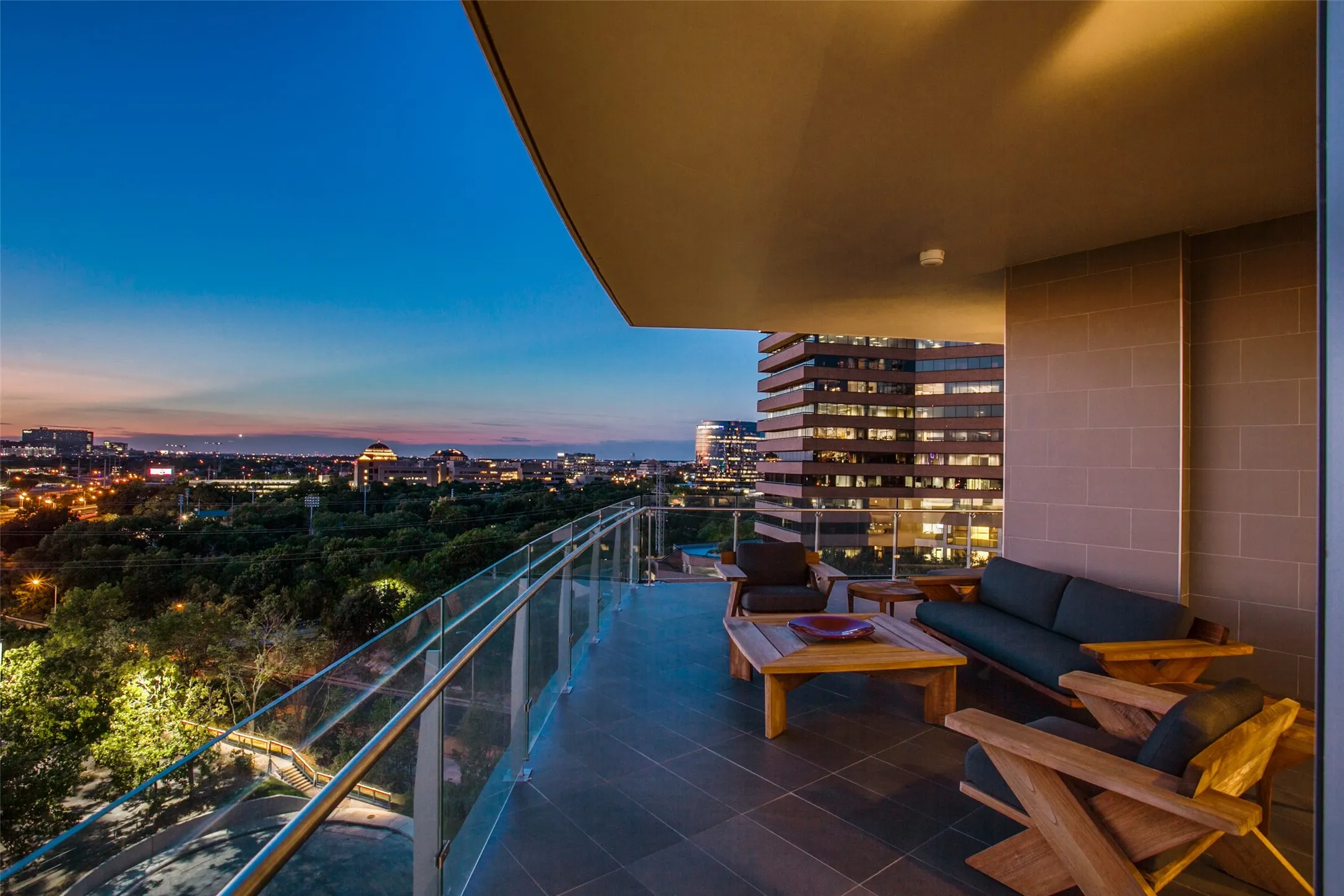 Condominium For Rent in Dallas County , 3130 N Harwood Street 1203, Dallas, Texas 75201, 3 Bedroom, 3 Bathroom, 2 Garage spaces, 1,903 Sqft, built in 2018, mls#21399695, Real Estate Agent in Dallas, Homes For Rent in Dallas county, Homes For Rent in Dallas, Realtor in Dallas Texas, Real Estate Brokerage Independent Realty Texas, Luminita Cordes Realtor