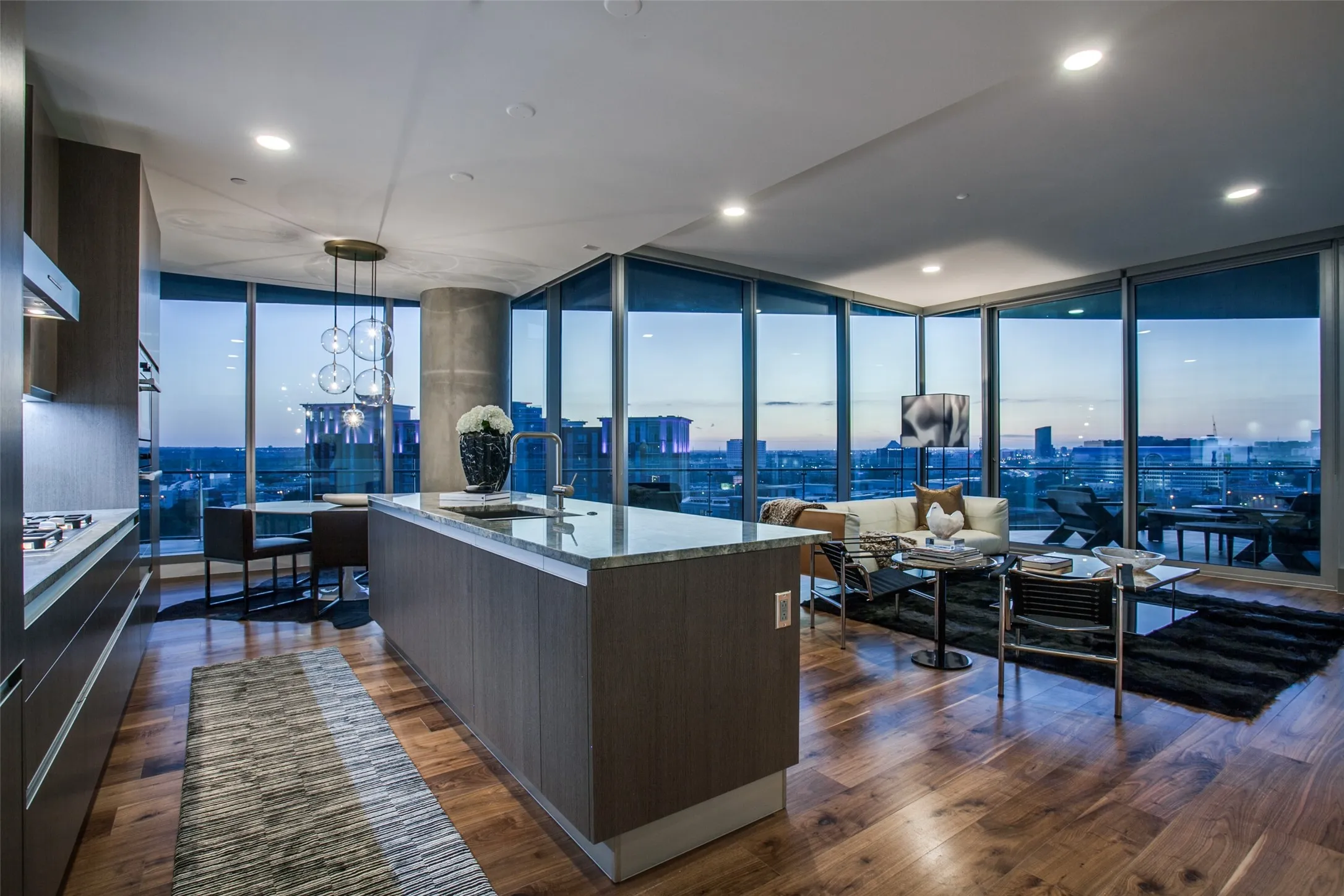 Condominium For Rent in Dallas County , 3130 N Harwood Street 1203, Dallas, Texas 75201, 3 Bedroom, 3 Bathroom, 2 Garage spaces, 1,903 Sqft, built in 2018, mls#21399695, Real Estate Agent in Dallas, Homes For Rent in Dallas county, Homes For Rent in Dallas, Realtor in Dallas Texas, Real Estate Brokerage Independent Realty Texas, Luminita Cordes Realtor