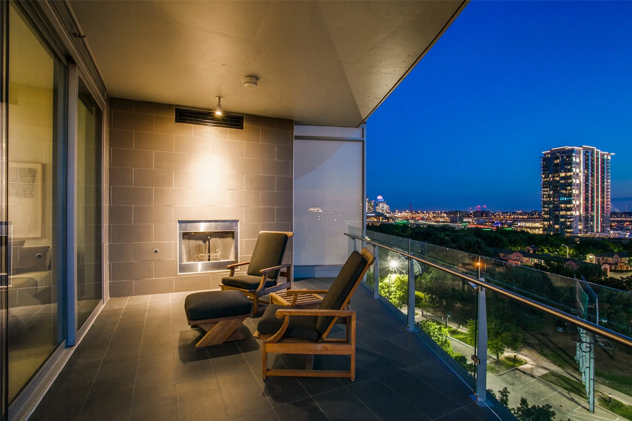 Condominium For Rent in Dallas County , 3130 N Harwood Street 1203, Dallas, Texas 75201, 3 Bedroom, 3 Bathroom, 2 Garage spaces, 1,903 Sqft, built in 2018, mls#21399695, Real Estate Agent in Dallas, Homes For Rent in Dallas county, Homes For Rent in Dallas, Realtor in Dallas Texas, Real Estate Brokerage Independent Realty Texas, Luminita Cordes Realtor