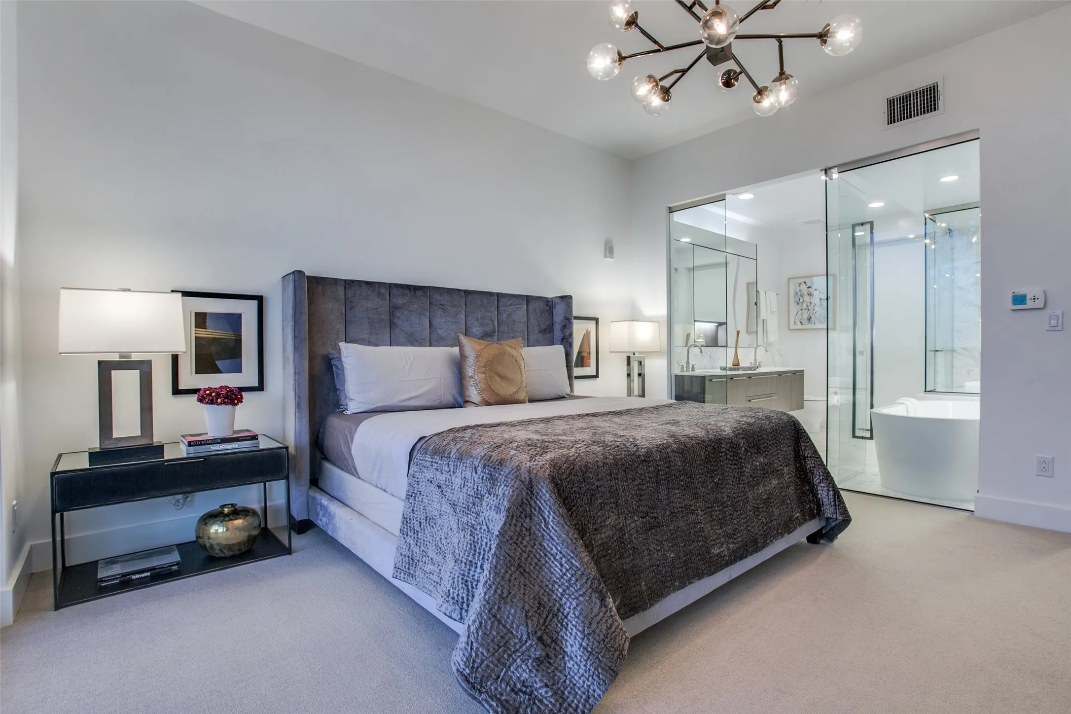 Condominium For Rent in Dallas County , 3130 N Harwood Street 1203, Dallas, Texas 75201, 3 Bedroom, 3 Bathroom, 2 Garage spaces, 1,903 Sqft, built in 2018, mls#21399695, Real Estate Agent in Dallas, Homes For Rent in Dallas county, Homes For Rent in Dallas, Realtor in Dallas Texas, Real Estate Brokerage Independent Realty Texas, Luminita Cordes Realtor
