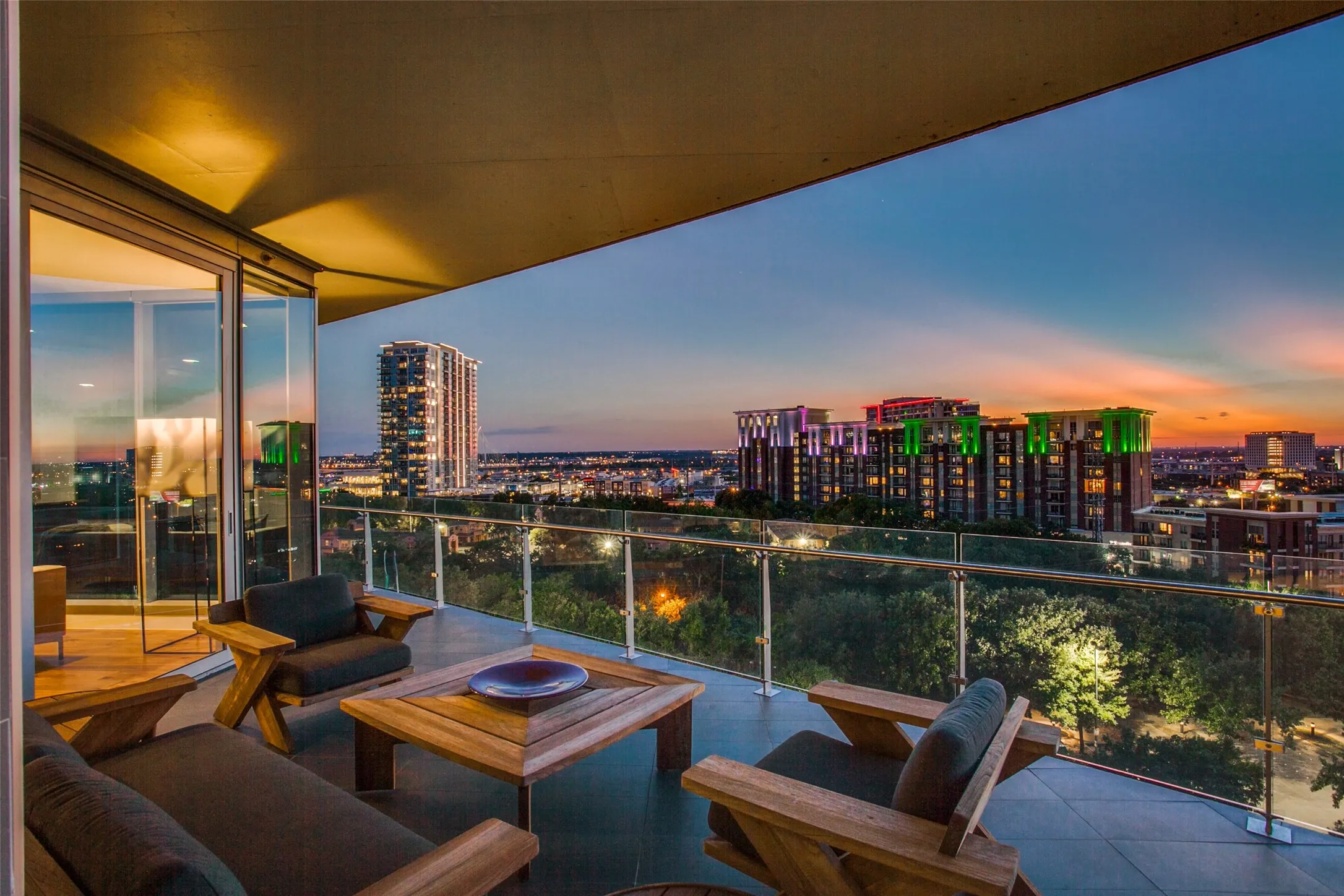 Condominium For Rent in Dallas County , 3130 N Harwood Street 1203, Dallas, Texas 75201, 3 Bedroom, 3 Bathroom, 2 Garage spaces, 1,903 Sqft, built in 2018, mls#21399695, Real Estate Agent in Dallas, Homes For Rent in Dallas county, Homes For Rent in Dallas, Realtor in Dallas Texas, Real Estate Brokerage Independent Realty Texas, Luminita Cordes Realtor