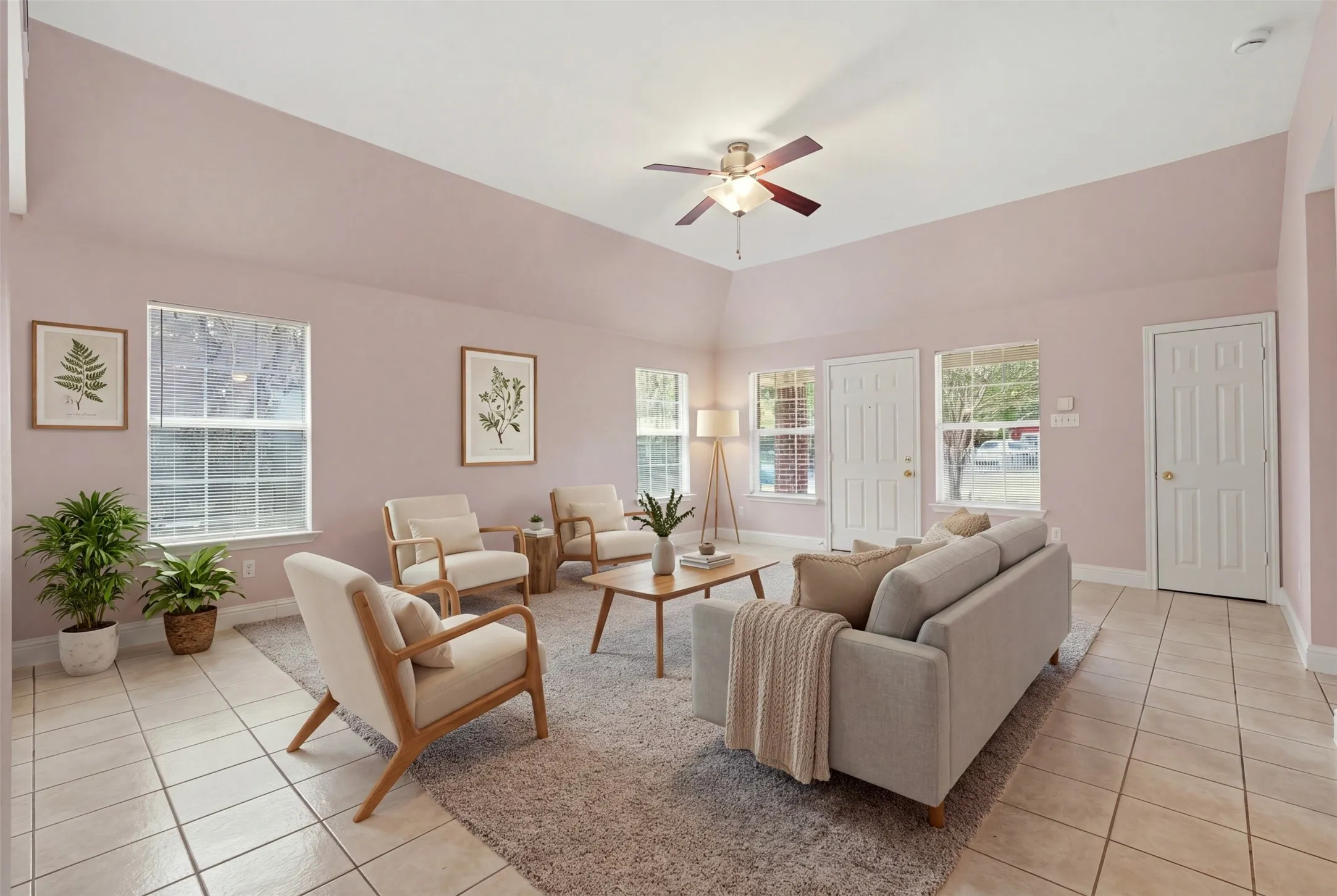 Single Family Residence For Sale in Dallas County , 3102 Weisenberger Drive, Dallas, Texas 75212, 3 Bedroom, 2 Bathroom, 2 Garage spaces, 1,529 Sqft, built in 2003, mls#21401409, Real Estate Agent in Dallas, Homes For Sale in Dallas county, Homes For Sale in Dallas, Realtor in Dallas Texas, Real Estate Brokerage Independent Realty Texas, Luminita Cordes Realtor