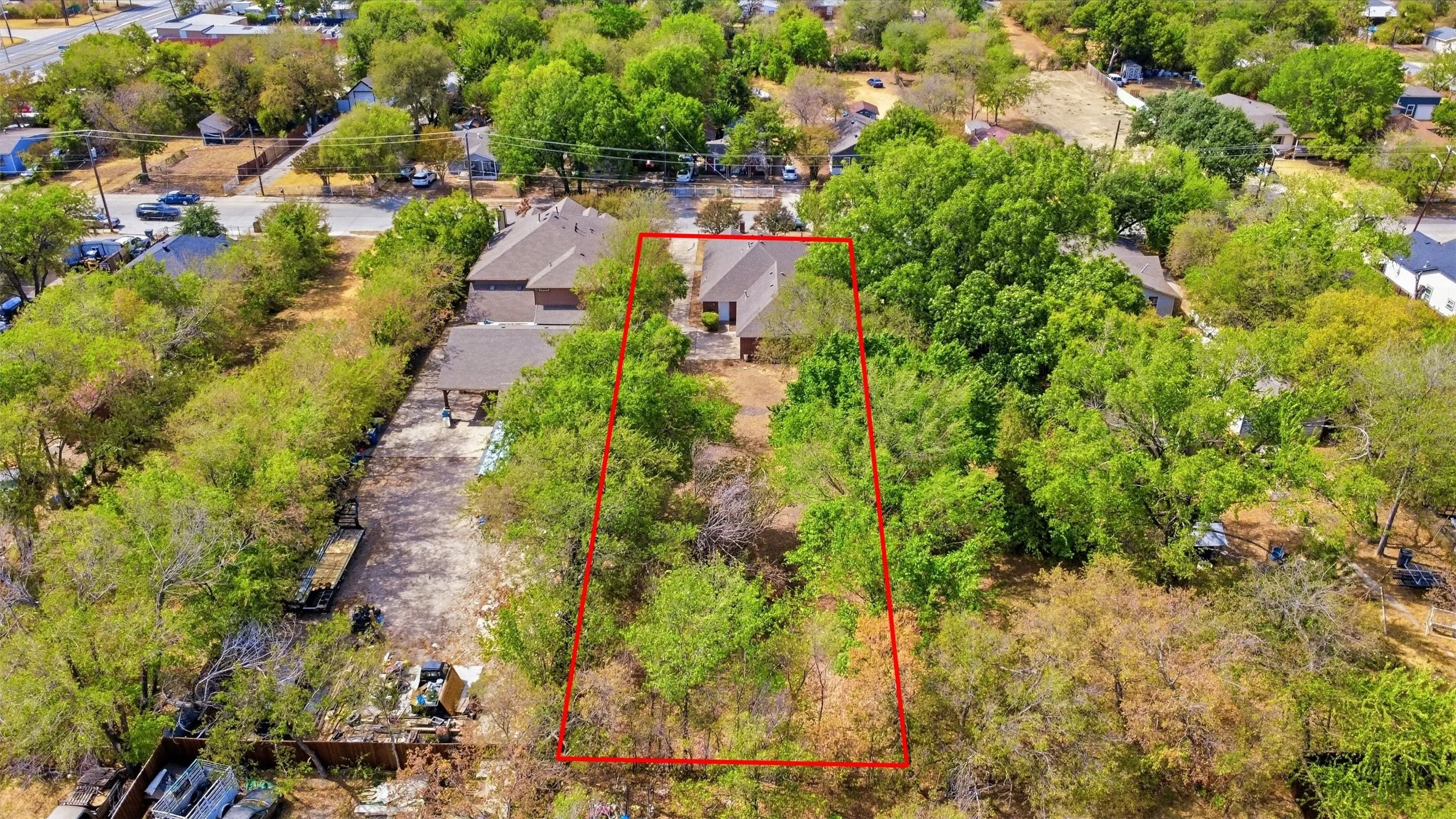 Single Family Residence For Sale in Dallas County , 3102 Weisenberger Drive, Dallas, Texas 75212, 3 Bedroom, 2 Bathroom, 2 Garage spaces, 1,529 Sqft, built in 2003, mls#21401409, Real Estate Agent in Dallas, Homes For Sale in Dallas county, Homes For Sale in Dallas, Realtor in Dallas Texas, Real Estate Brokerage Independent Realty Texas, Luminita Cordes Realtor