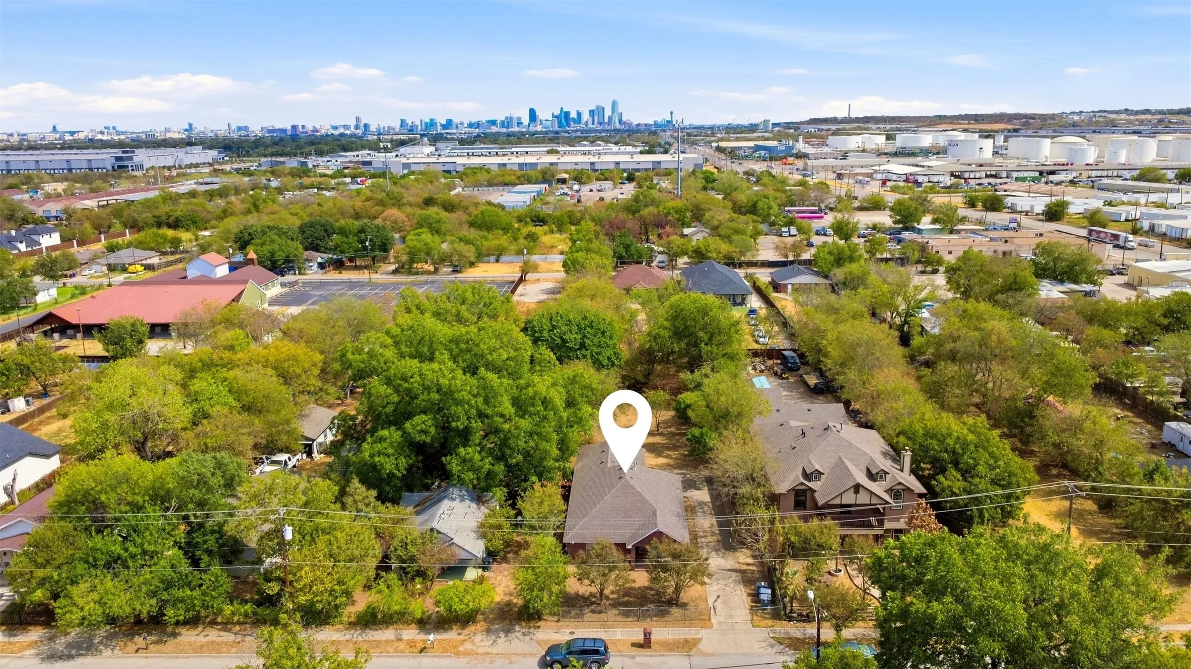 Single Family Residence For Sale in Dallas County , 3102 Weisenberger Drive, Dallas, Texas 75212, 3 Bedroom, 2 Bathroom, 2 Garage spaces, 1,529 Sqft, built in 2003, mls#21401409, Real Estate Agent in Dallas, Homes For Sale in Dallas county, Homes For Sale in Dallas, Realtor in Dallas Texas, Real Estate Brokerage Independent Realty Texas, Luminita Cordes Realtor