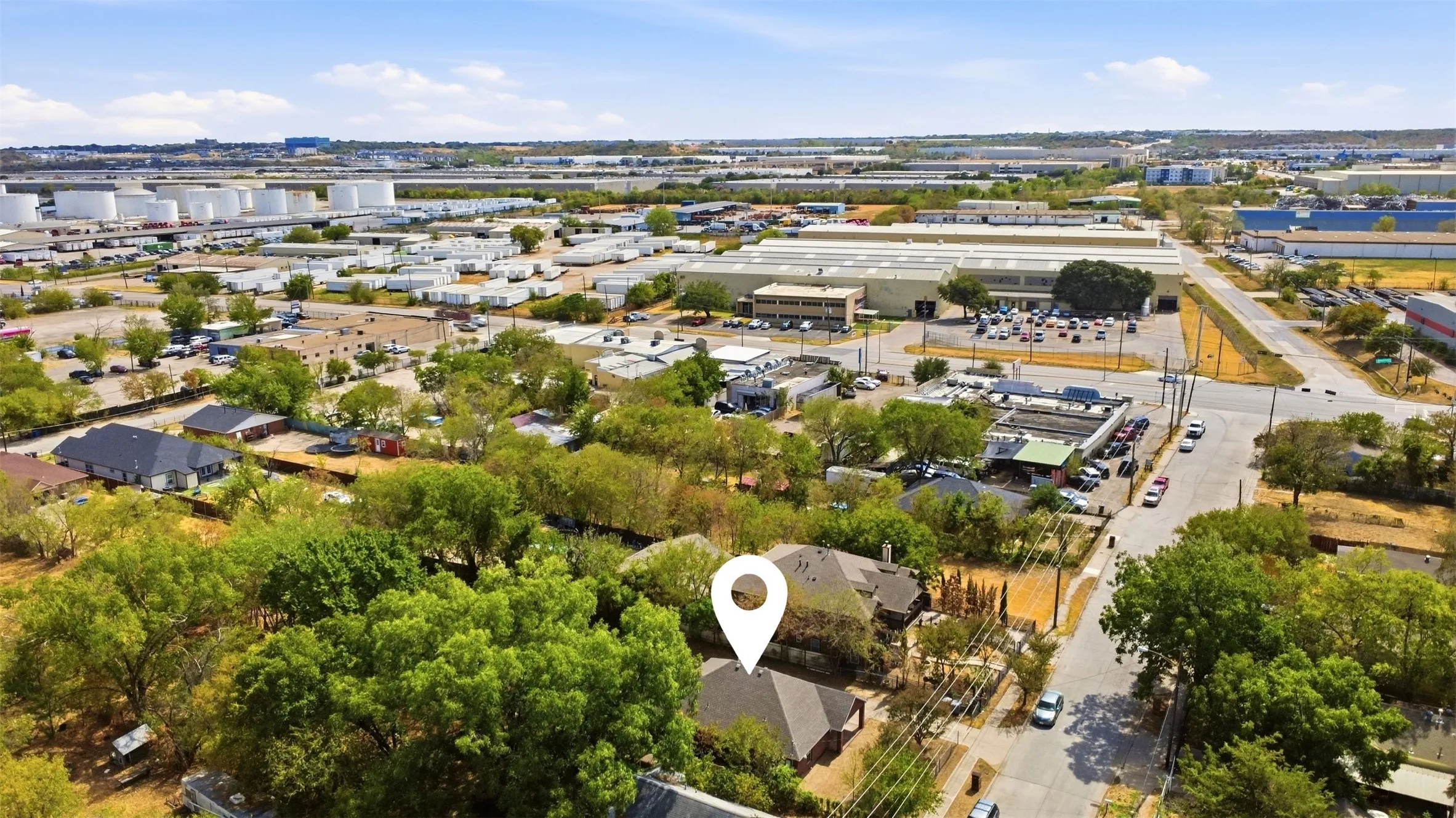 Single Family Residence For Sale in Dallas County , 3102 Weisenberger Drive, Dallas, Texas 75212, 3 Bedroom, 2 Bathroom, 2 Garage spaces, 1,529 Sqft, built in 2003, mls#21401409, Real Estate Agent in Dallas, Homes For Sale in Dallas county, Homes For Sale in Dallas, Realtor in Dallas Texas, Real Estate Brokerage Independent Realty Texas, Luminita Cordes Realtor