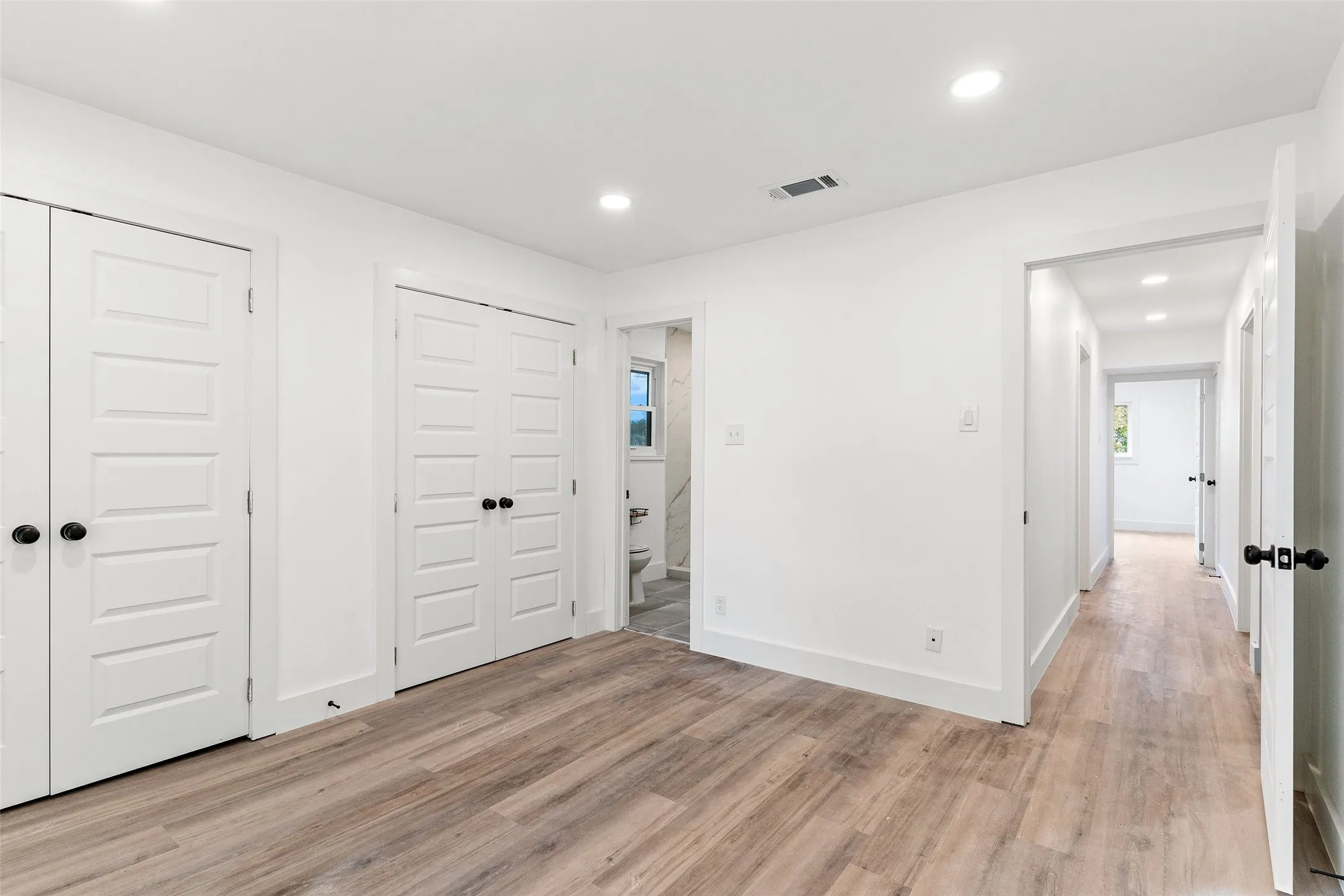 Single Family Residence For Rent in Rockwall County , 103 Elm Crest Drive, Rowlett, Texas 75087, 5 Bedroom, 4 Bathroom, 2 Garage spaces, 2,538 Sqft, built in 1970, mls#21398732, Real Estate Agent in Rowlett, Homes For Rent in Rockwall county, Homes For Rent in Rowlett, Realtor in Rowlett Texas, Real Estate Brokerage Independent Realty Texas, Luminita Cordes Realtor