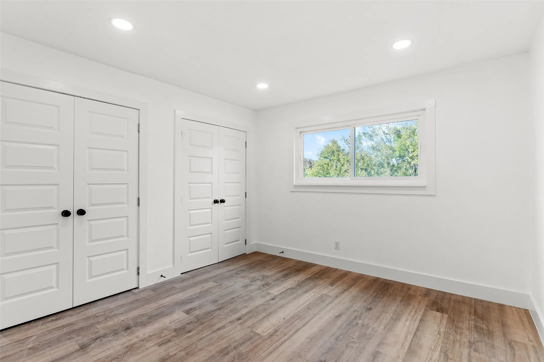 Single Family Residence For Rent in Rockwall County , 103 Elm Crest Drive, Rowlett, Texas 75087, 5 Bedroom, 4 Bathroom, 2 Garage spaces, 2,538 Sqft, built in 1970, mls#21398732, Real Estate Agent in Rowlett, Homes For Rent in Rockwall county, Homes For Rent in Rowlett, Realtor in Rowlett Texas, Real Estate Brokerage Independent Realty Texas, Luminita Cordes Realtor