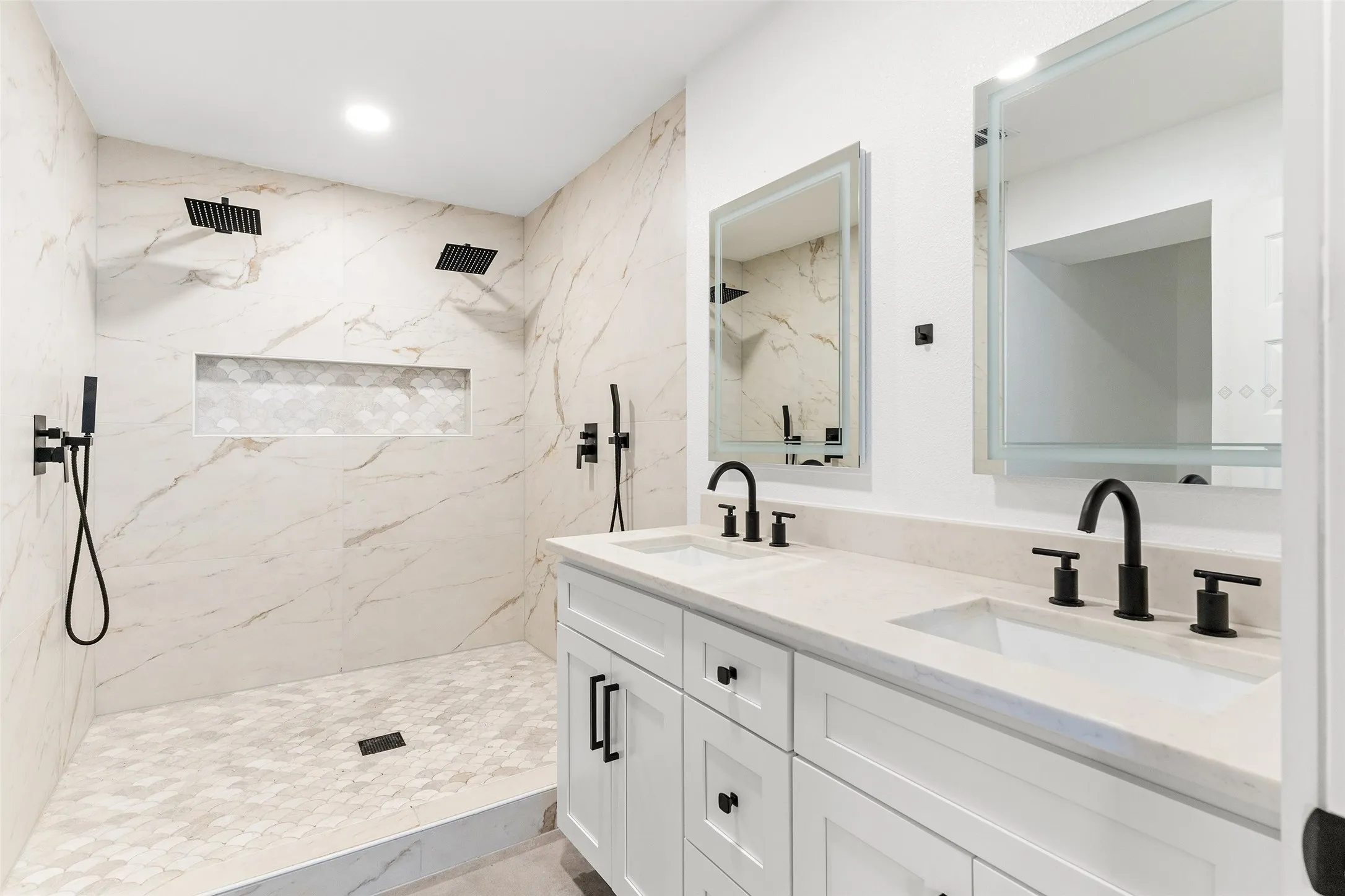 Single Family Residence For Rent in Rockwall County , 103 Elm Crest Drive, Rowlett, Texas 75087, 5 Bedroom, 4 Bathroom, 2 Garage spaces, 2,538 Sqft, built in 1970, mls#21398732, Real Estate Agent in Rowlett, Homes For Rent in Rockwall county, Homes For Rent in Rowlett, Realtor in Rowlett Texas, Real Estate Brokerage Independent Realty Texas, Luminita Cordes Realtor