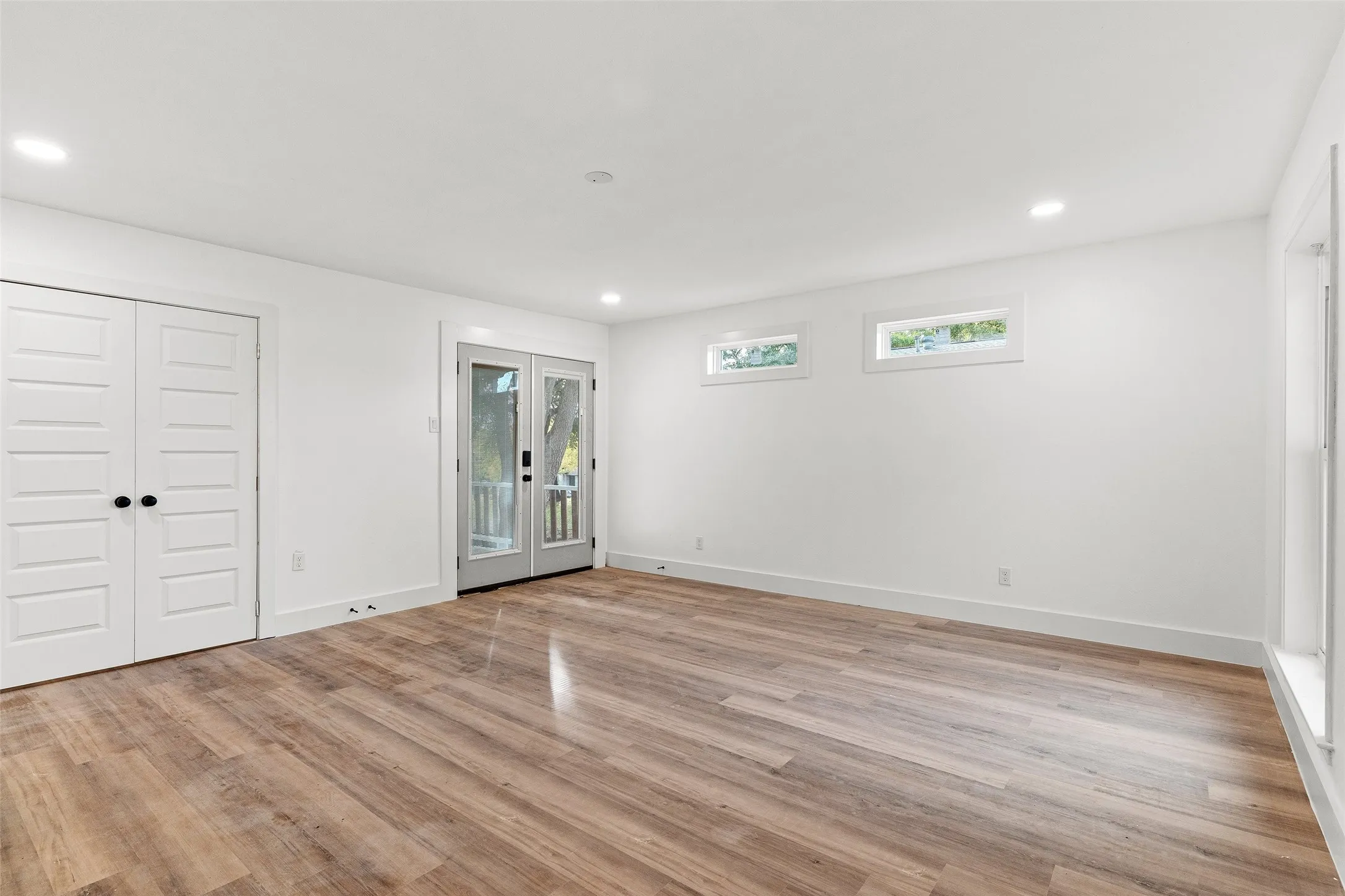 Single Family Residence For Rent in Rockwall County , 103 Elm Crest Drive, Rowlett, Texas 75087, 5 Bedroom, 4 Bathroom, 2 Garage spaces, 2,538 Sqft, built in 1970, mls#21398732, Real Estate Agent in Rowlett, Homes For Rent in Rockwall county, Homes For Rent in Rowlett, Realtor in Rowlett Texas, Real Estate Brokerage Independent Realty Texas, Luminita Cordes Realtor