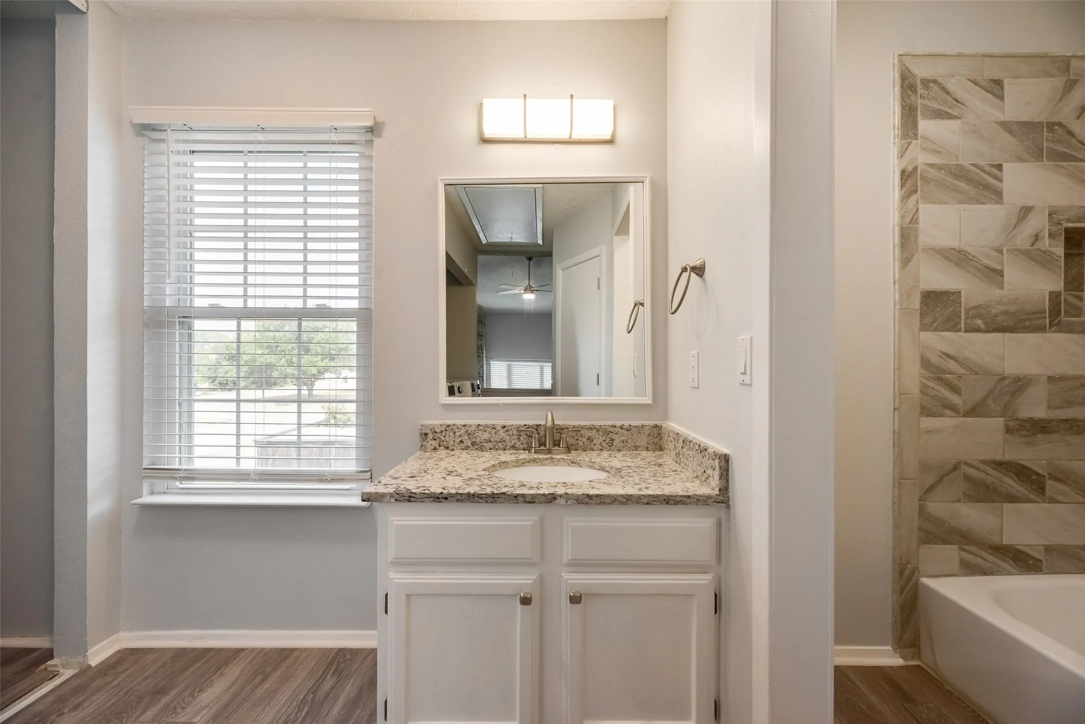 Townhouse For Sale in Tarrant County , 70 Winchester Drive, Euless, Texas 76039, 1 Bedroom, 2 Bathroom, Garage spaces, 832 Sqft, built in 1983, mls#21401429, Real Estate Agent in Euless, Homes For Sale in Tarrant county, Homes For Sale in Euless, Realtor in Euless Texas, Real Estate Brokerage Independent Realty Texas, Luminita Cordes Realtor