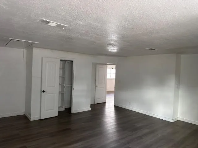 Single Family Residence For Sale in Tarrant County , 5232 Cockrell Avenue, Fort Worth, Texas 76133, 4 Bedroom, 2 Bathroom, Garage spaces, 2,107 Sqft, built in 1961, mls#21401496, Real Estate Agent in Fort Worth, Homes For Sale in Tarrant county, Homes For Sale in Fort Worth, Realtor in Fort Worth Texas, Real Estate Brokerage Independent Realty Texas, Luminita Cordes Realtor