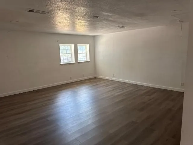 Single Family Residence For Sale in Tarrant County , 5232 Cockrell Avenue, Fort Worth, Texas 76133, 4 Bedroom, 2 Bathroom, Garage spaces, 2,107 Sqft, built in 1961, mls#21401496, Real Estate Agent in Fort Worth, Homes For Sale in Tarrant county, Homes For Sale in Fort Worth, Realtor in Fort Worth Texas, Real Estate Brokerage Independent Realty Texas, Luminita Cordes Realtor