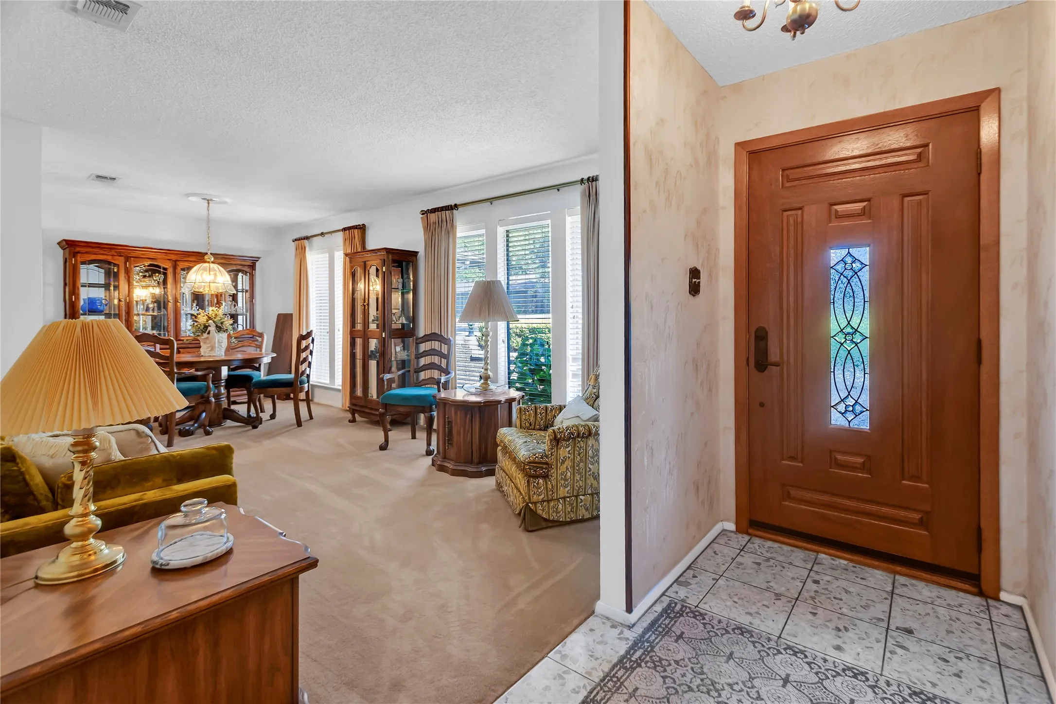Single Family Residence For Sale in Tarrant County , 515 Hillside Road, Colleyville, Texas 76034, 4 Bedroom, 3 Bathroom, 2 Garage spaces, 2,456 Sqft, built in 1970, mls#21395476, Real Estate Agent in Colleyville, Homes For Sale in Tarrant county, Homes For Sale in Colleyville, Realtor in Colleyville Texas, Real Estate Brokerage Independent Realty Texas, Luminita Cordes Realtor