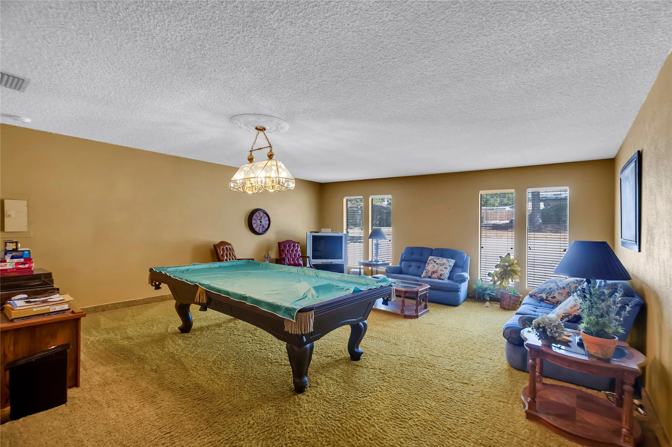 Single Family Residence For Sale in Tarrant County , 515 Hillside Road, Colleyville, Texas 76034, 4 Bedroom, 3 Bathroom, 2 Garage spaces, 2,456 Sqft, built in 1970, mls#21395476, Real Estate Agent in Colleyville, Homes For Sale in Tarrant county, Homes For Sale in Colleyville, Realtor in Colleyville Texas, Real Estate Brokerage Independent Realty Texas, Luminita Cordes Realtor