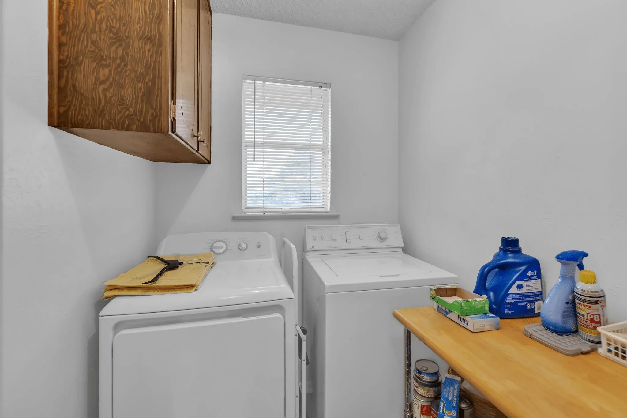 Single Family Residence For Sale in Tarrant County , 515 Hillside Road, Colleyville, Texas 76034, 4 Bedroom, 3 Bathroom, 2 Garage spaces, 2,456 Sqft, built in 1970, mls#21395476, Real Estate Agent in Colleyville, Homes For Sale in Tarrant county, Homes For Sale in Colleyville, Realtor in Colleyville Texas, Real Estate Brokerage Independent Realty Texas, Luminita Cordes Realtor