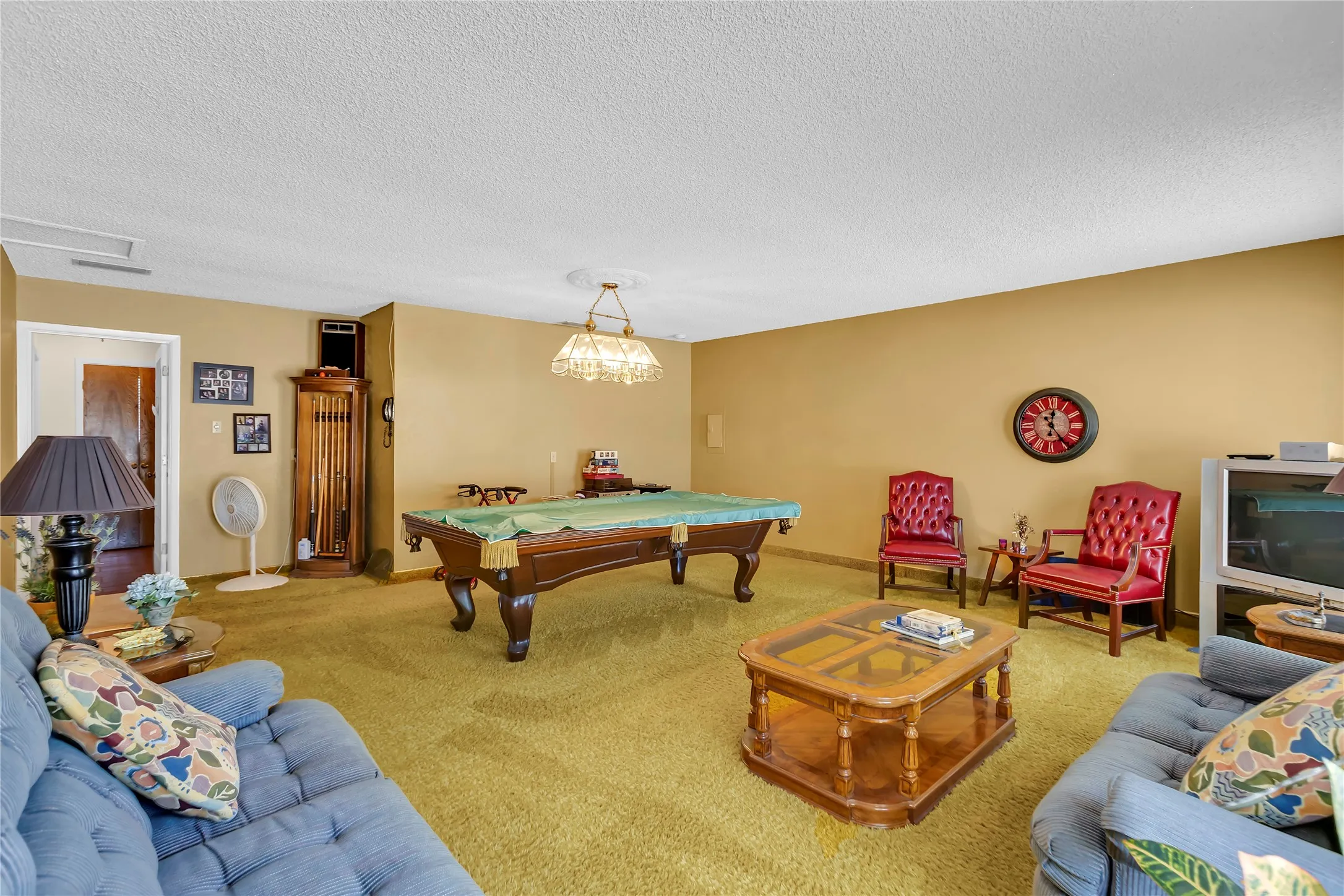 Single Family Residence For Sale in Tarrant County , 515 Hillside Road, Colleyville, Texas 76034, 4 Bedroom, 3 Bathroom, 2 Garage spaces, 2,456 Sqft, built in 1970, mls#21395476, Real Estate Agent in Colleyville, Homes For Sale in Tarrant county, Homes For Sale in Colleyville, Realtor in Colleyville Texas, Real Estate Brokerage Independent Realty Texas, Luminita Cordes Realtor
