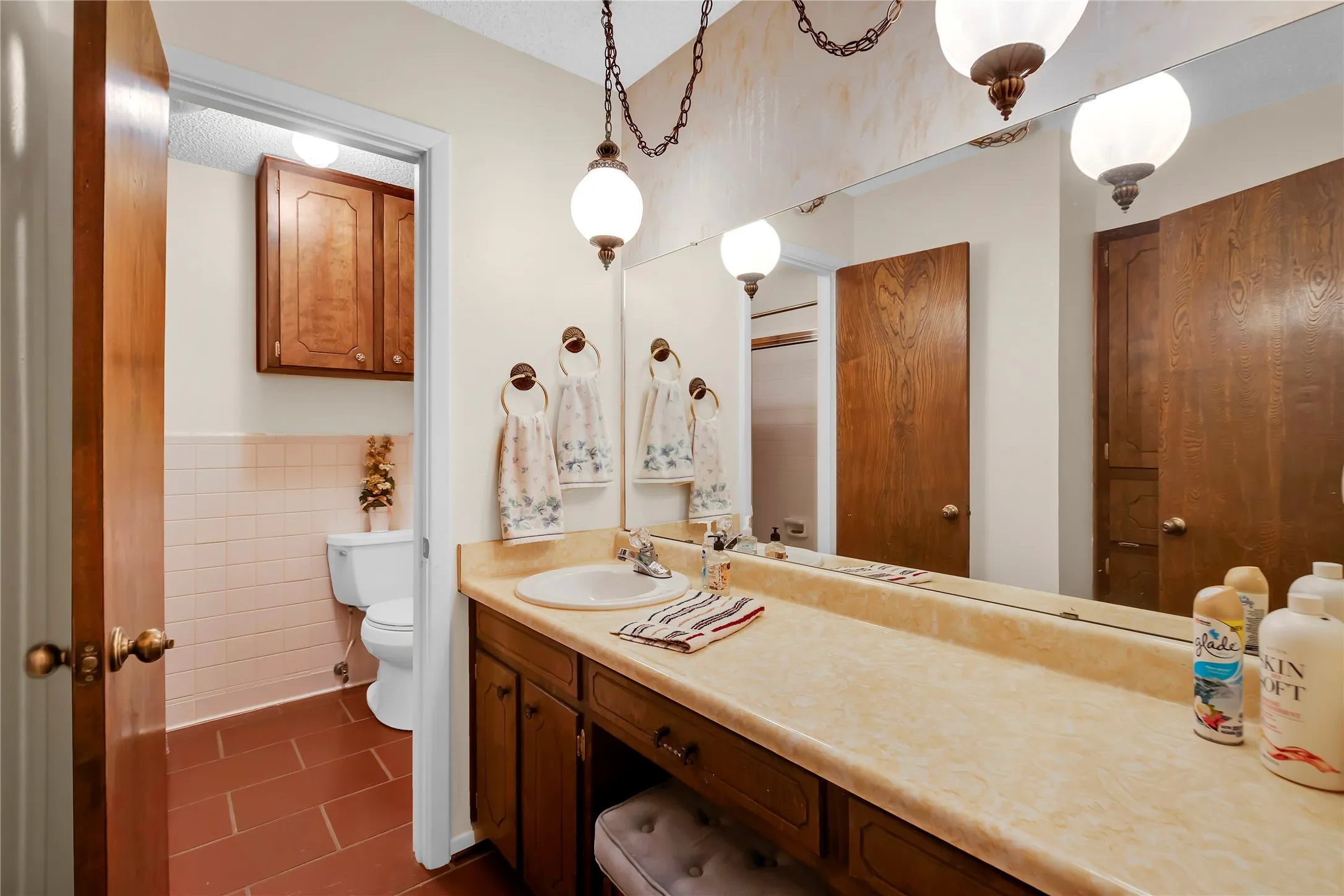 Single Family Residence For Sale in Tarrant County , 515 Hillside Road, Colleyville, Texas 76034, 4 Bedroom, 3 Bathroom, 2 Garage spaces, 2,456 Sqft, built in 1970, mls#21395476, Real Estate Agent in Colleyville, Homes For Sale in Tarrant county, Homes For Sale in Colleyville, Realtor in Colleyville Texas, Real Estate Brokerage Independent Realty Texas, Luminita Cordes Realtor