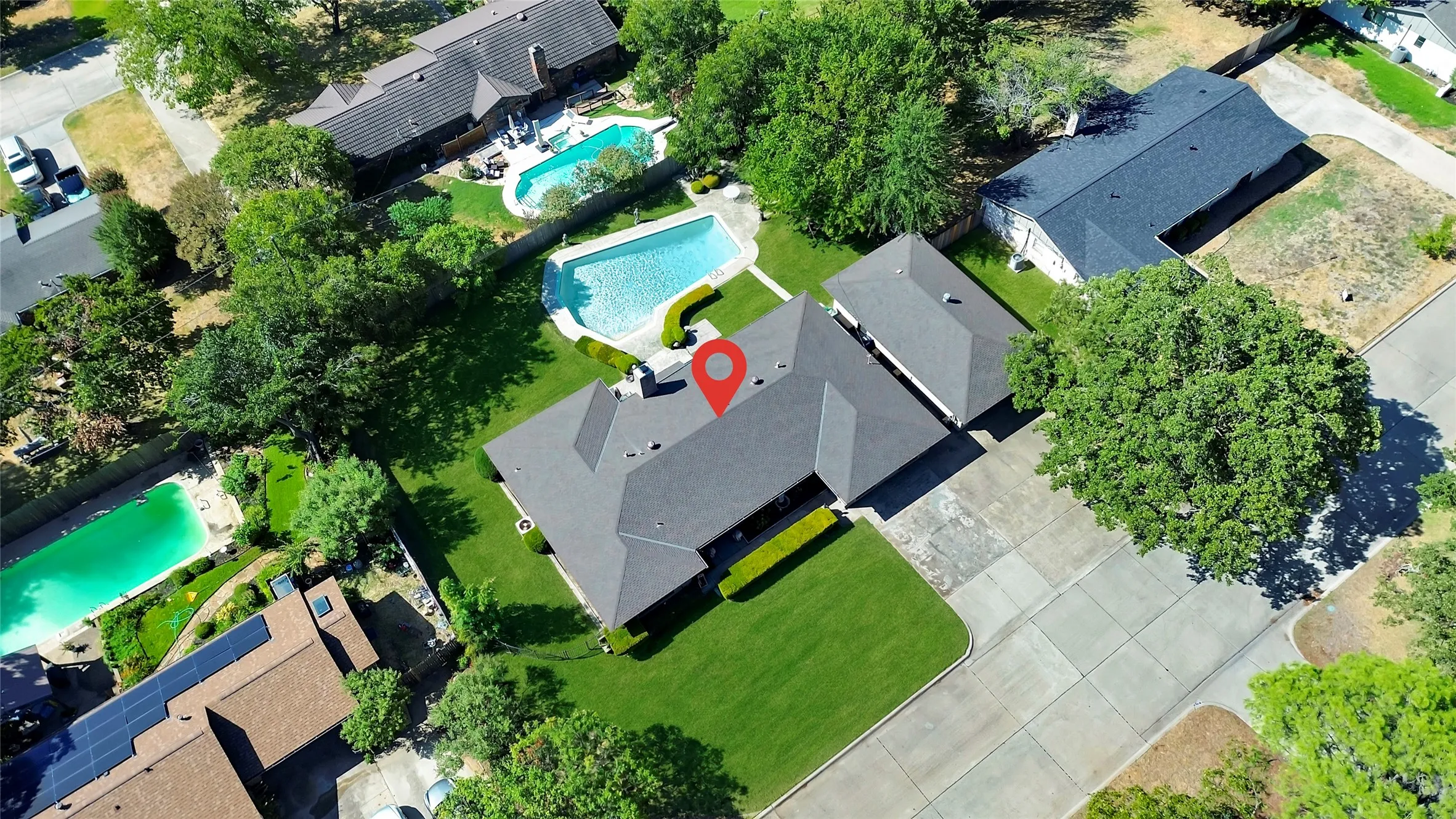 Single Family Residence For Sale in Tarrant County , 515 Hillside Road, Colleyville, Texas 76034, 4 Bedroom, 3 Bathroom, 2 Garage spaces, 2,456 Sqft, built in 1970, mls#21395476, Real Estate Agent in Colleyville, Homes For Sale in Tarrant county, Homes For Sale in Colleyville, Realtor in Colleyville Texas, Real Estate Brokerage Independent Realty Texas, Luminita Cordes Realtor