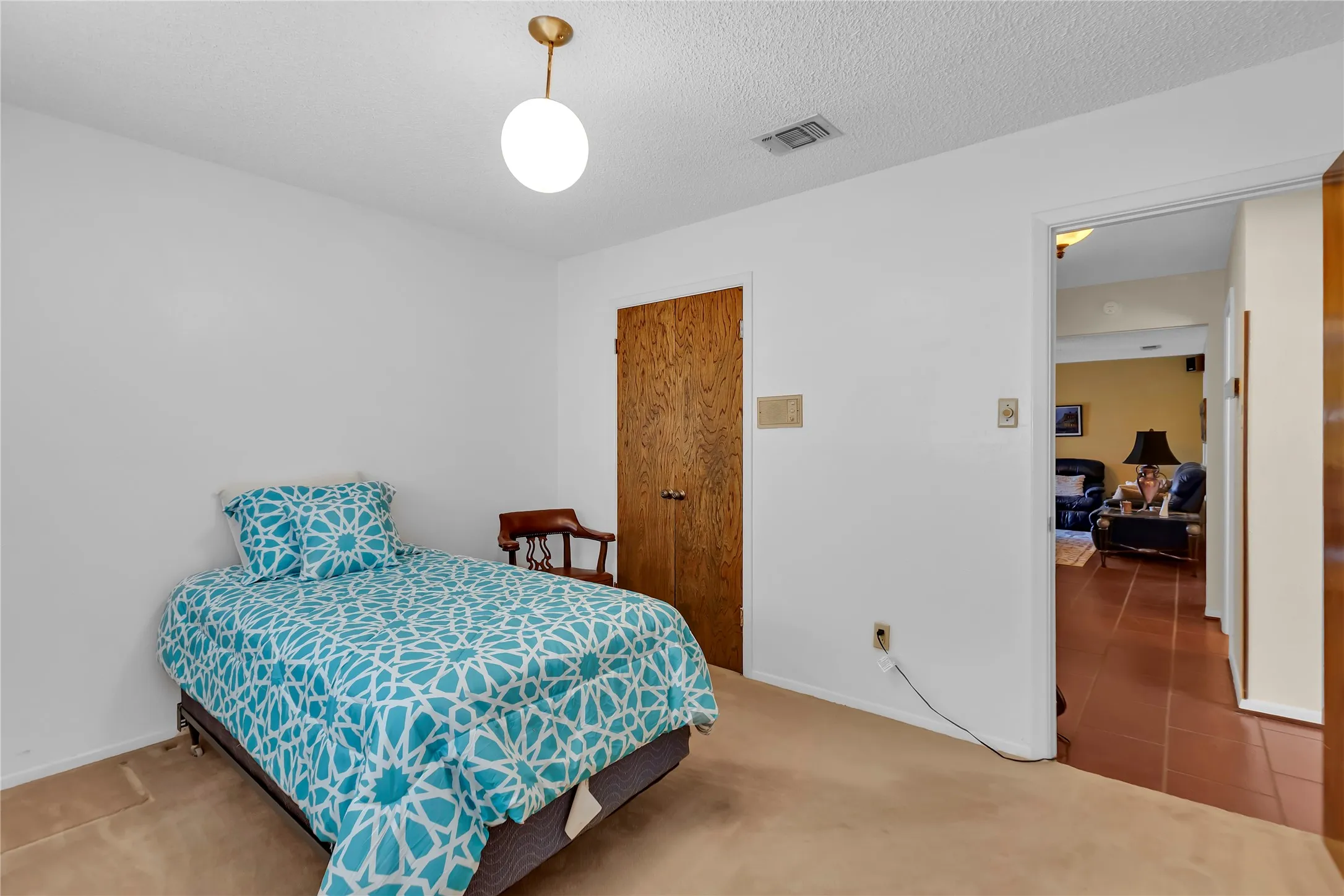 Single Family Residence For Sale in Tarrant County , 515 Hillside Road, Colleyville, Texas 76034, 4 Bedroom, 3 Bathroom, 2 Garage spaces, 2,456 Sqft, built in 1970, mls#21395476, Real Estate Agent in Colleyville, Homes For Sale in Tarrant county, Homes For Sale in Colleyville, Realtor in Colleyville Texas, Real Estate Brokerage Independent Realty Texas, Luminita Cordes Realtor