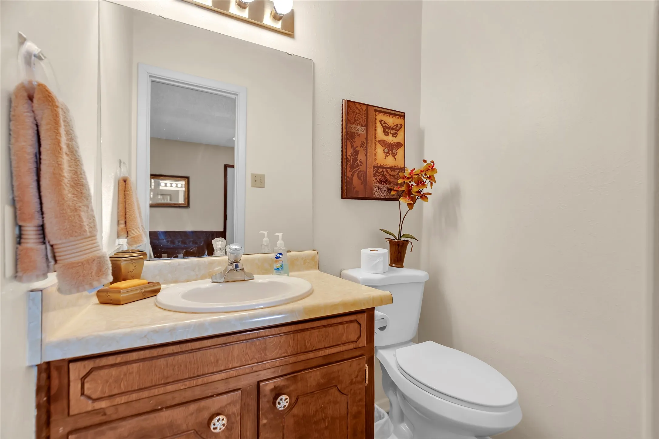 Single Family Residence For Sale in Tarrant County , 515 Hillside Road, Colleyville, Texas 76034, 4 Bedroom, 3 Bathroom, 2 Garage spaces, 2,456 Sqft, built in 1970, mls#21395476, Real Estate Agent in Colleyville, Homes For Sale in Tarrant county, Homes For Sale in Colleyville, Realtor in Colleyville Texas, Real Estate Brokerage Independent Realty Texas, Luminita Cordes Realtor