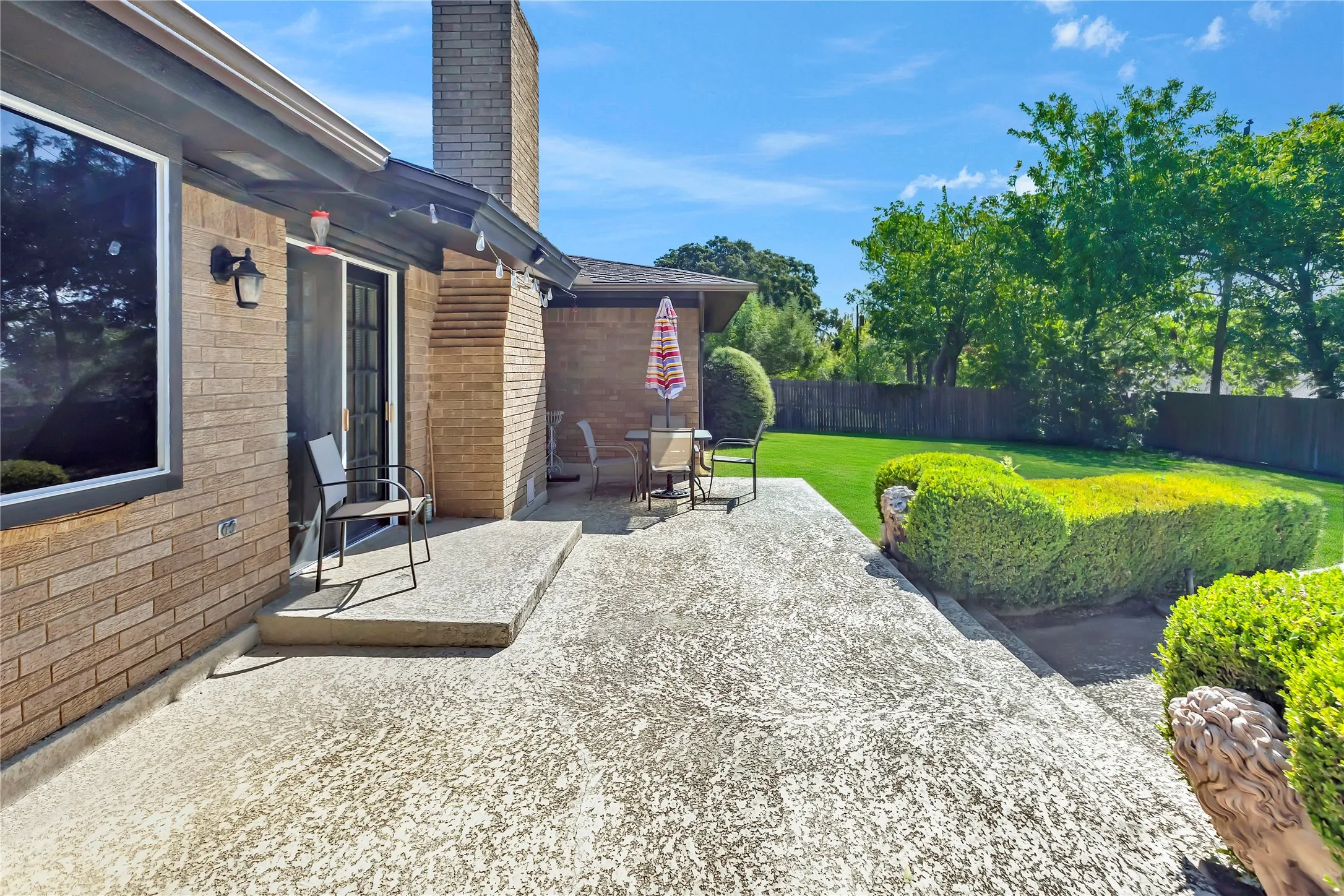 Single Family Residence For Sale in Tarrant County , 515 Hillside Road, Colleyville, Texas 76034, 4 Bedroom, 3 Bathroom, 2 Garage spaces, 2,456 Sqft, built in 1970, mls#21395476, Real Estate Agent in Colleyville, Homes For Sale in Tarrant county, Homes For Sale in Colleyville, Realtor in Colleyville Texas, Real Estate Brokerage Independent Realty Texas, Luminita Cordes Realtor