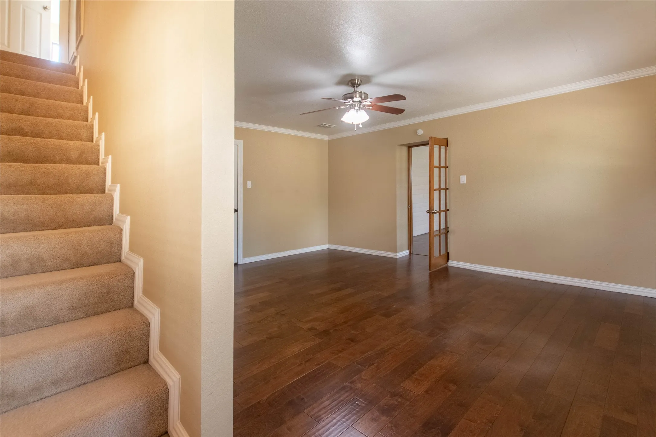 Single Family Residence For Rent in Denton County , 308 Sanders, Denton, Texas 76210, 4 Bedroom, 2 Bathroom, 2 Garage spaces, 2,671 Sqft, built in 1996, mls#21401500, Real Estate Agent in Denton, Homes For Rent in Denton county, Homes For Rent in Denton, Realtor in Denton Texas, Real Estate Brokerage Independent Realty Texas, Luminita Cordes Realtor