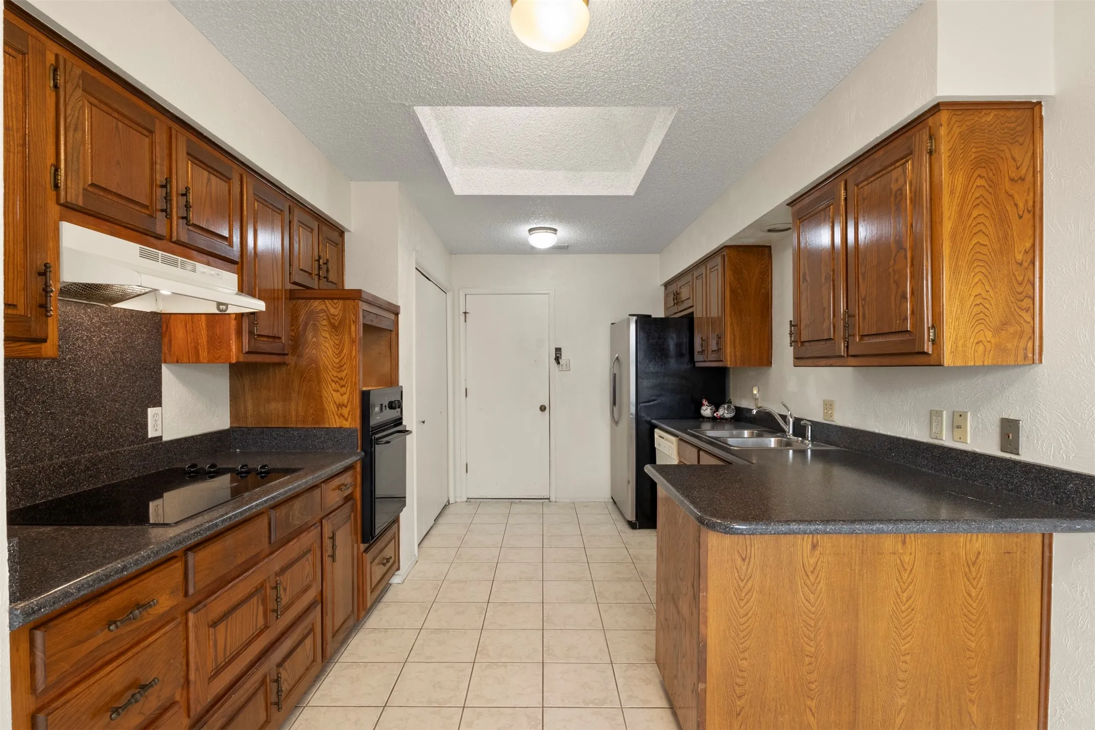 Single Family Residence For Sale in Tarrant County , 2108 Woodway Drive, Arlington, Texas 76017, 3 Bedroom, 2 Bathroom, 2 Garage spaces, 1,697 Sqft, built in 1981, mls#21401291, Real Estate Agent in Arlington, Homes For Sale in Tarrant county, Homes For Sale in Arlington, Realtor in Arlington Texas, Real Estate Brokerage Independent Realty Texas, Luminita Cordes Realtor