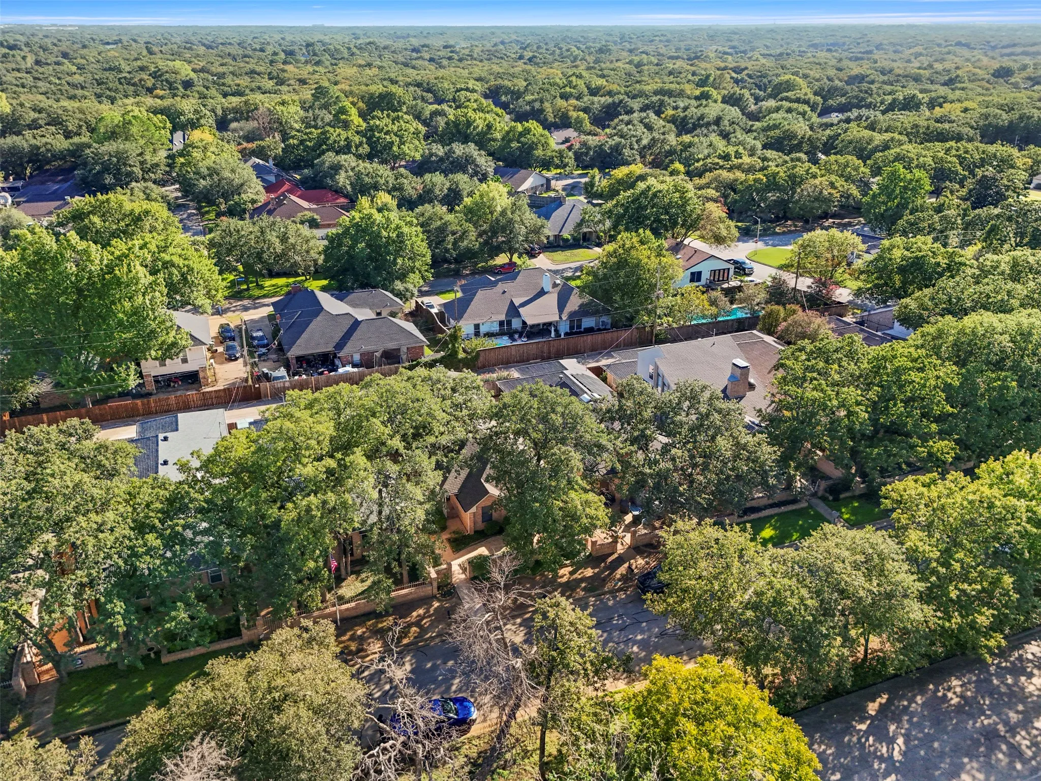 Single Family Residence For Sale in Tarrant County , 2108 Woodway Drive, Arlington, Texas 76017, 3 Bedroom, 2 Bathroom, 2 Garage spaces, 1,697 Sqft, built in 1981, mls#21401291, Real Estate Agent in Arlington, Homes For Sale in Tarrant county, Homes For Sale in Arlington, Realtor in Arlington Texas, Real Estate Brokerage Independent Realty Texas, Luminita Cordes Realtor