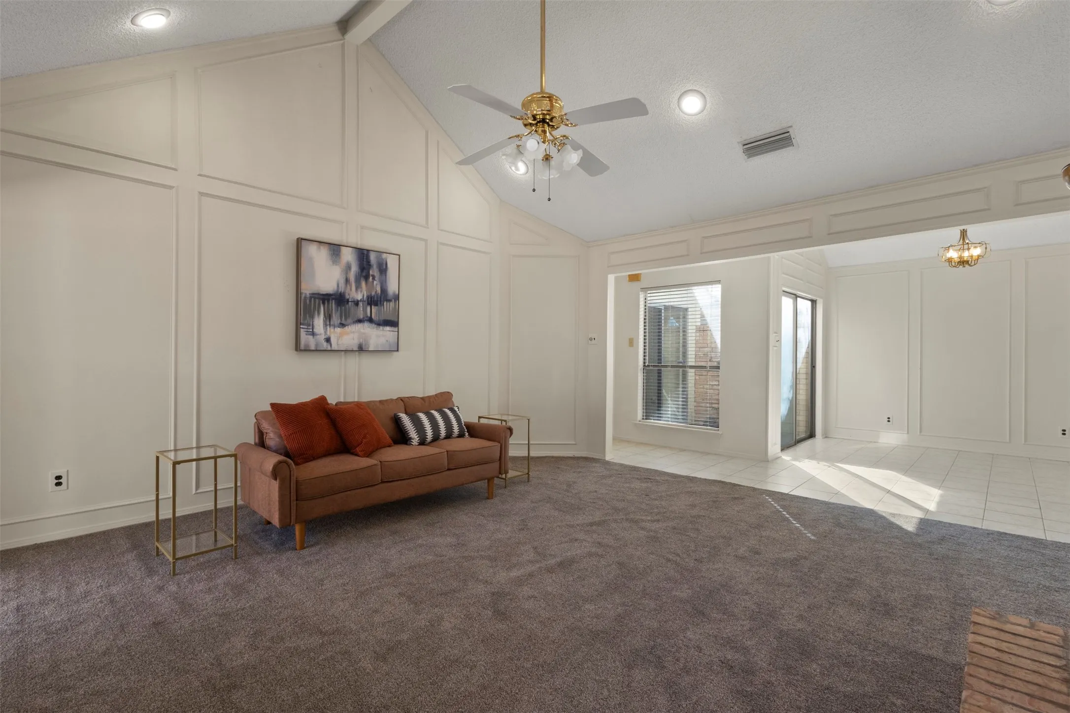 Single Family Residence For Sale in Tarrant County , 2108 Woodway Drive, Arlington, Texas 76017, 3 Bedroom, 2 Bathroom, 2 Garage spaces, 1,697 Sqft, built in 1981, mls#21401291, Real Estate Agent in Arlington, Homes For Sale in Tarrant county, Homes For Sale in Arlington, Realtor in Arlington Texas, Real Estate Brokerage Independent Realty Texas, Luminita Cordes Realtor