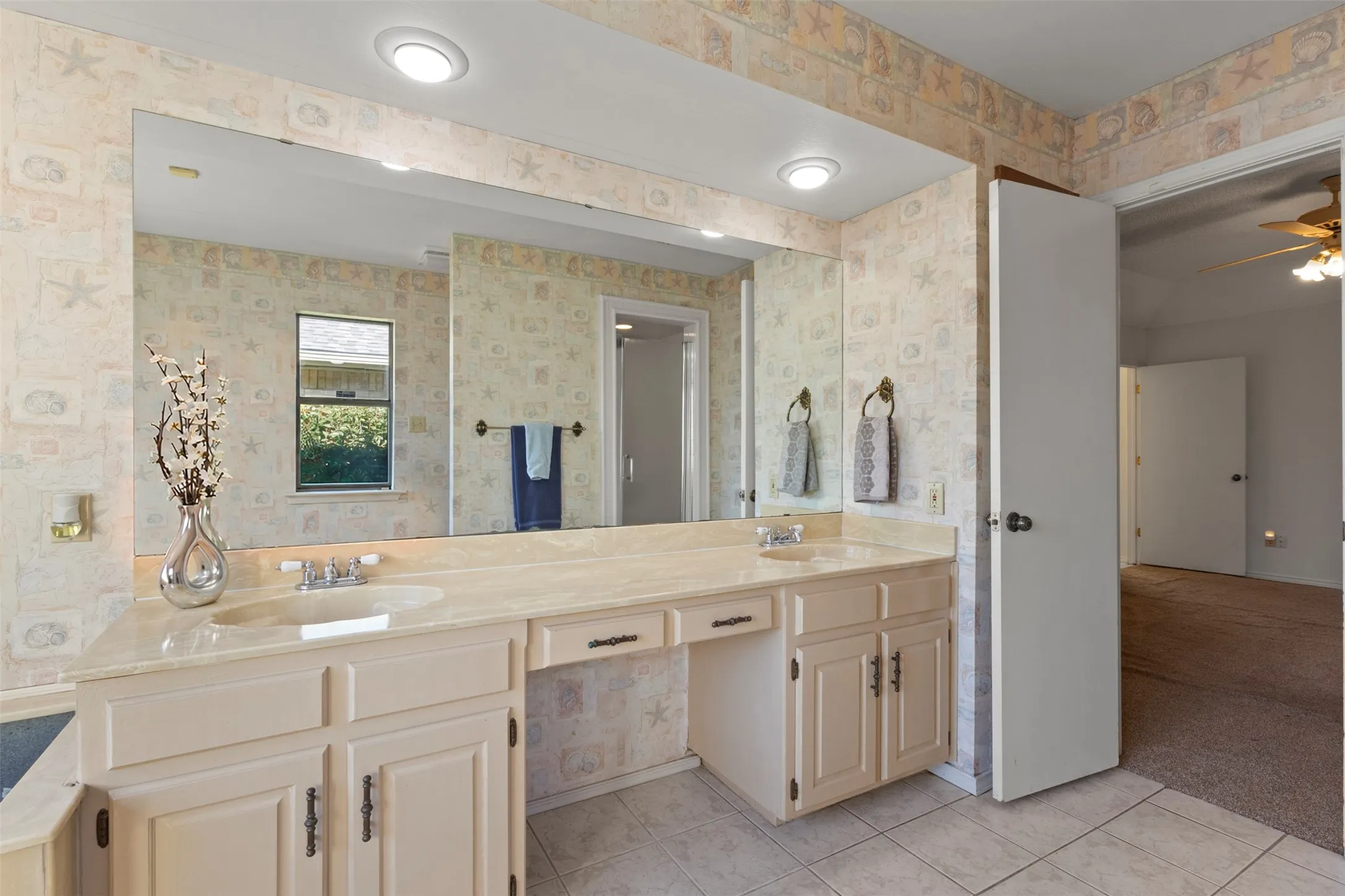 Single Family Residence For Sale in Tarrant County , 2108 Woodway Drive, Arlington, Texas 76017, 3 Bedroom, 2 Bathroom, 2 Garage spaces, 1,697 Sqft, built in 1981, mls#21401291, Real Estate Agent in Arlington, Homes For Sale in Tarrant county, Homes For Sale in Arlington, Realtor in Arlington Texas, Real Estate Brokerage Independent Realty Texas, Luminita Cordes Realtor