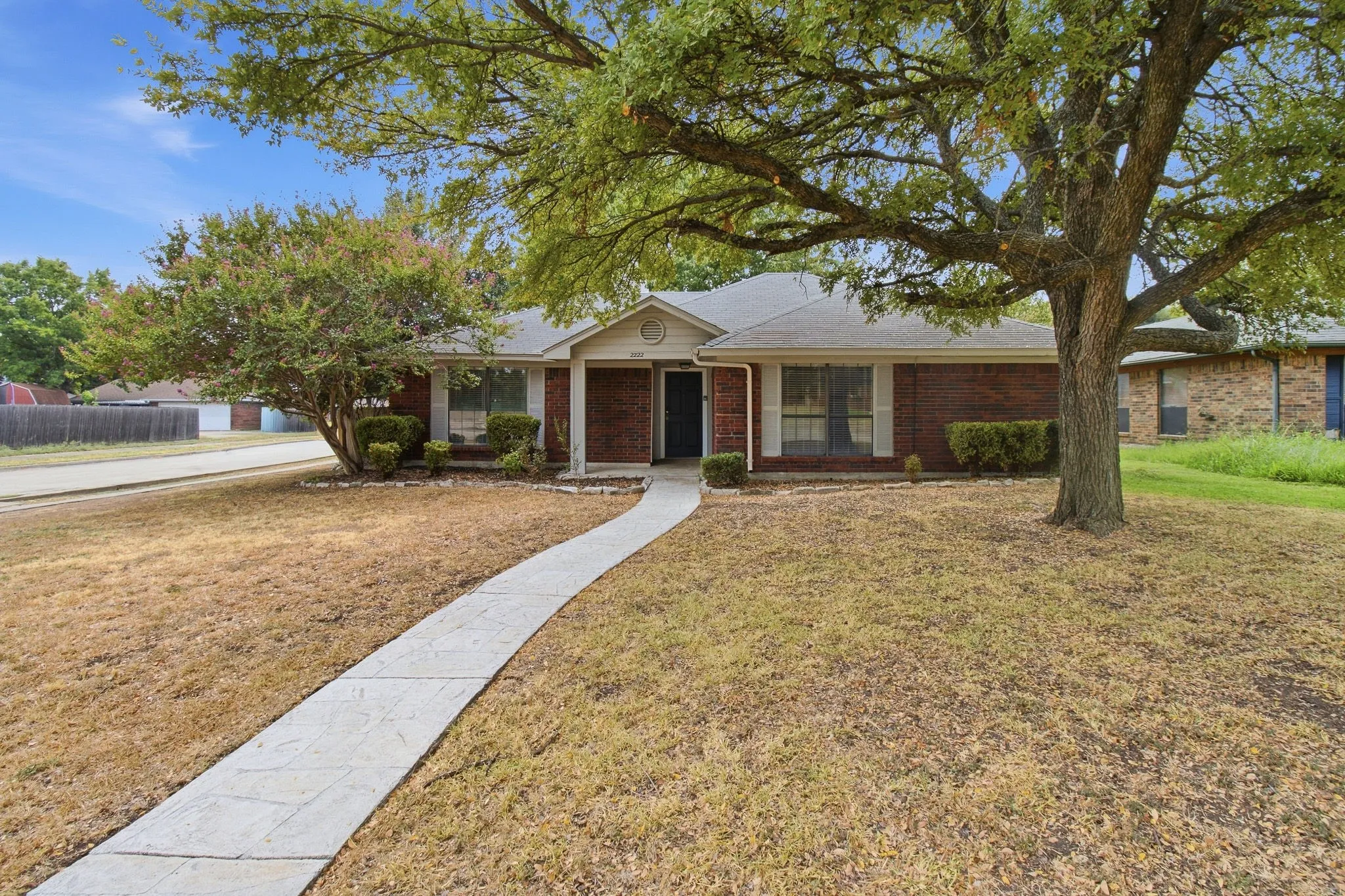 Single Family Residence For Sale in Dallas County , 2222 Cortland Circle, Rowlett, Texas 75088, 3 Bedroom, 2 Bathroom, 2 Garage spaces, 1,416 Sqft, built in 1987, mls#21400664, Real Estate Agent in Rowlett, Homes For Sale in Dallas county, Homes For Sale in Rowlett, Realtor in Rowlett Texas, Real Estate Brokerage Independent Realty Texas, Luminita Cordes Realtor
