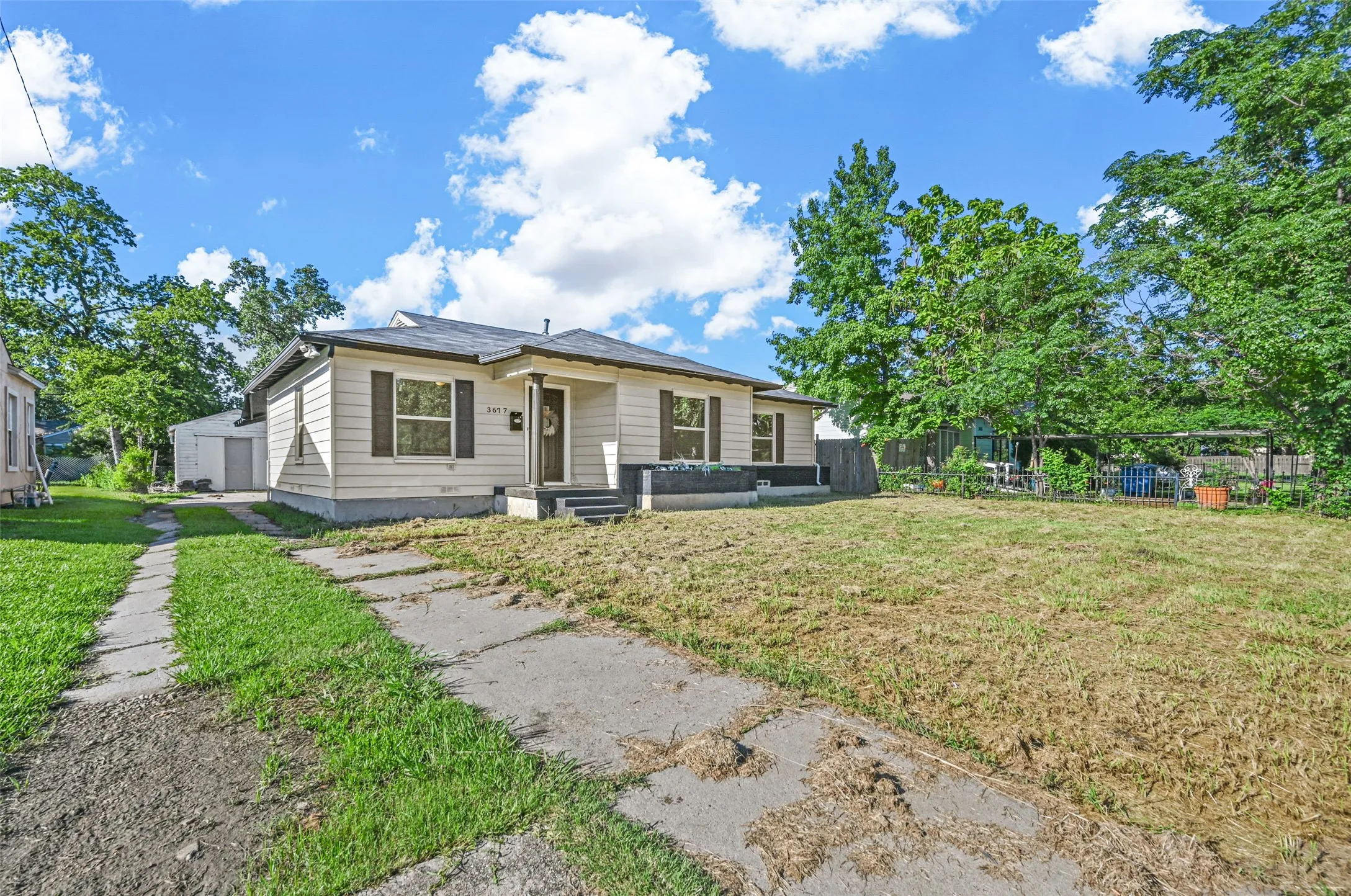 Single Family Residence For Rent in Dallas County , 3677 Rockdale Drive, Dallas, Texas 75220, 3 Bedroom, 3 Bathroom, Garage spaces, 1,510 Sqft, built in 1953, mls#21401513, Real Estate Agent in Dallas, Homes For Rent in Dallas county, Homes For Rent in Dallas, Realtor in Dallas Texas, Real Estate Brokerage Independent Realty Texas, Luminita Cordes Realtor