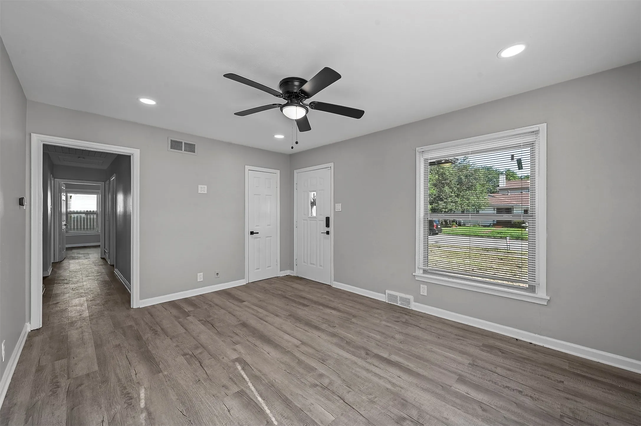 Single Family Residence For Rent in Dallas County , 3677 Rockdale Drive, Dallas, Texas 75220, 3 Bedroom, 3 Bathroom, Garage spaces, 1,510 Sqft, built in 1953, mls#21401513, Real Estate Agent in Dallas, Homes For Rent in Dallas county, Homes For Rent in Dallas, Realtor in Dallas Texas, Real Estate Brokerage Independent Realty Texas, Luminita Cordes Realtor