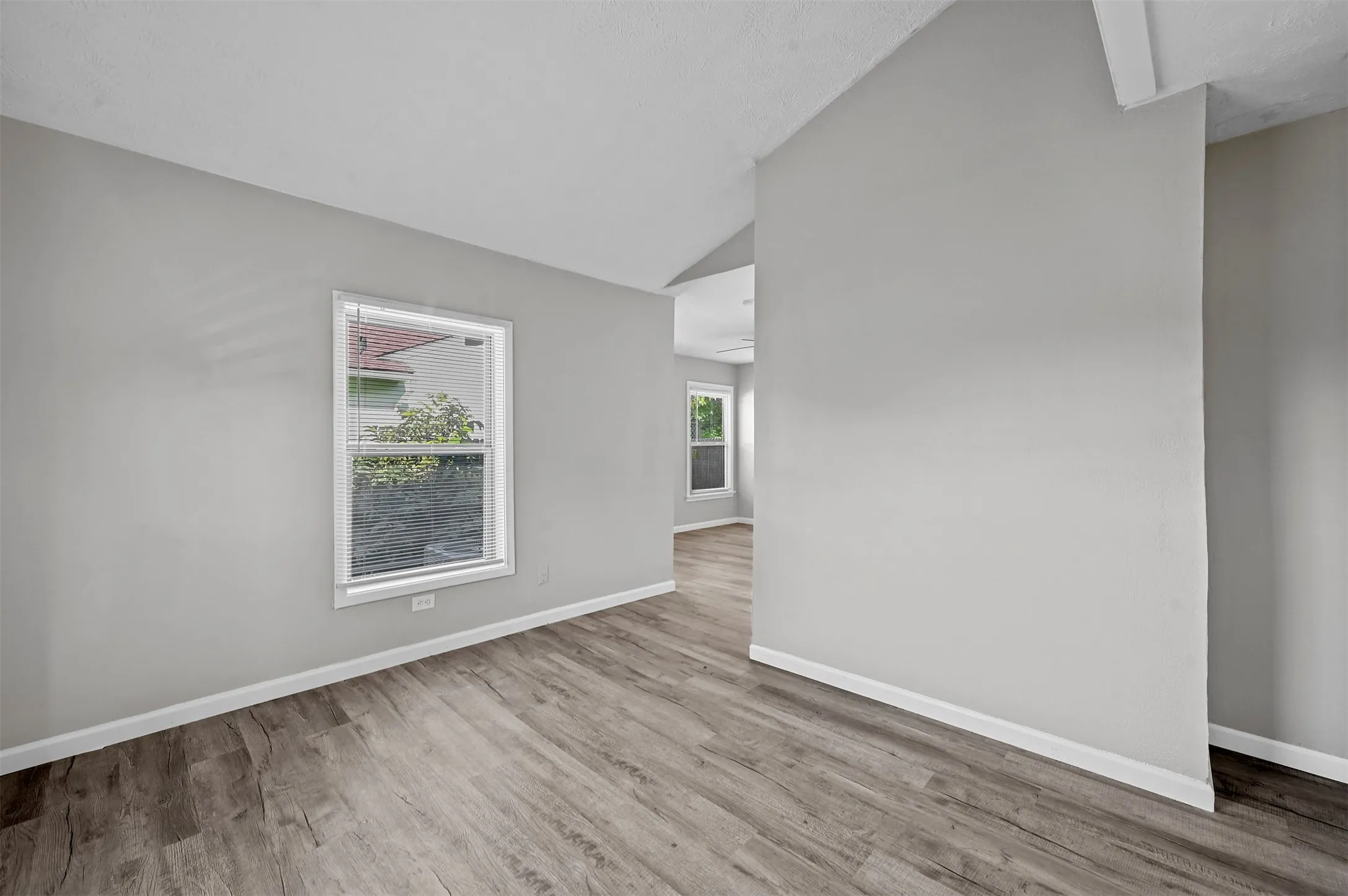 Single Family Residence For Rent in Dallas County , 3677 Rockdale Drive, Dallas, Texas 75220, 3 Bedroom, 3 Bathroom, Garage spaces, 1,510 Sqft, built in 1953, mls#21401513, Real Estate Agent in Dallas, Homes For Rent in Dallas county, Homes For Rent in Dallas, Realtor in Dallas Texas, Real Estate Brokerage Independent Realty Texas, Luminita Cordes Realtor