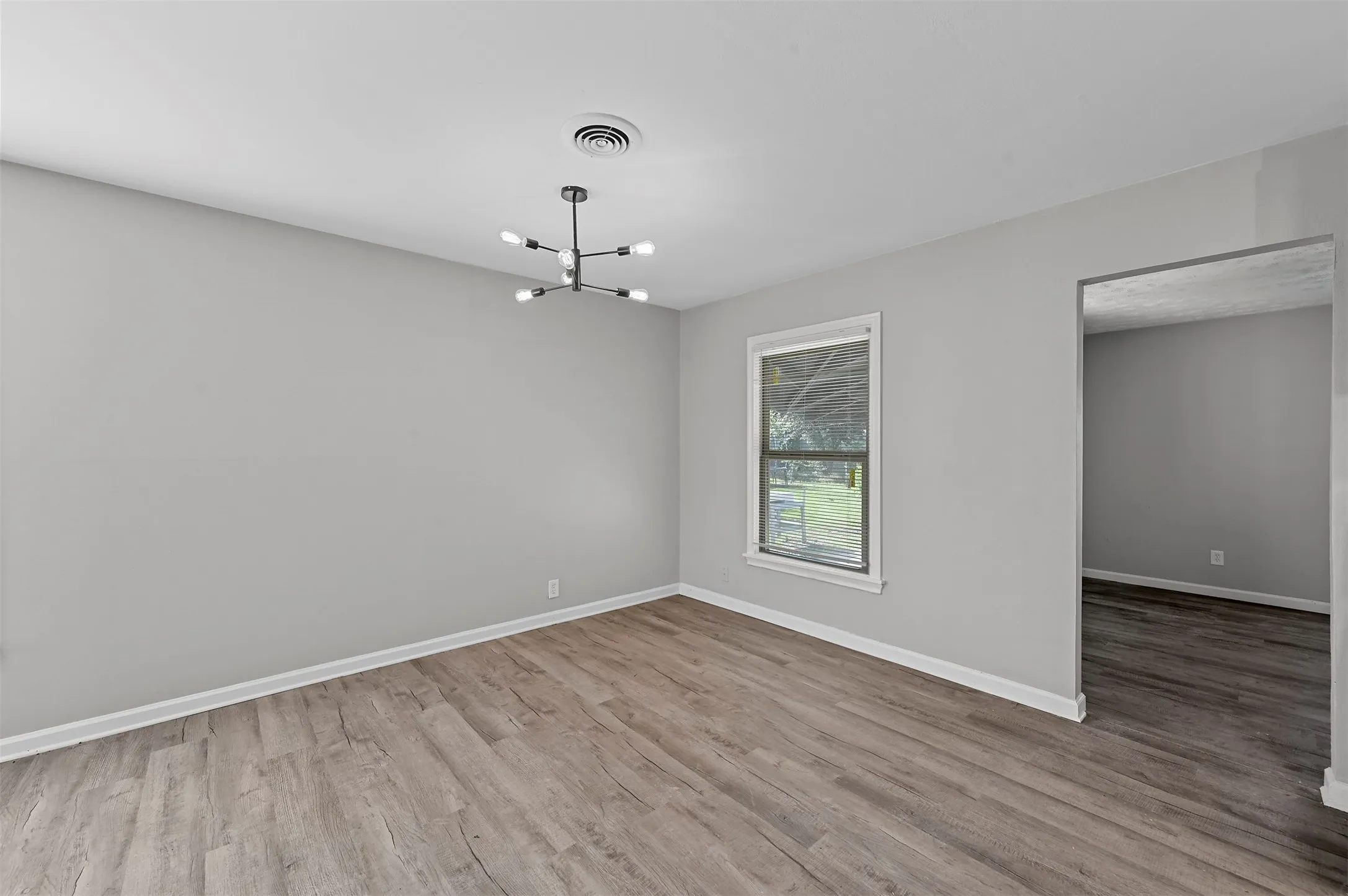 Single Family Residence For Rent in Dallas County , 3677 Rockdale Drive, Dallas, Texas 75220, 3 Bedroom, 3 Bathroom, Garage spaces, 1,510 Sqft, built in 1953, mls#21401513, Real Estate Agent in Dallas, Homes For Rent in Dallas county, Homes For Rent in Dallas, Realtor in Dallas Texas, Real Estate Brokerage Independent Realty Texas, Luminita Cordes Realtor